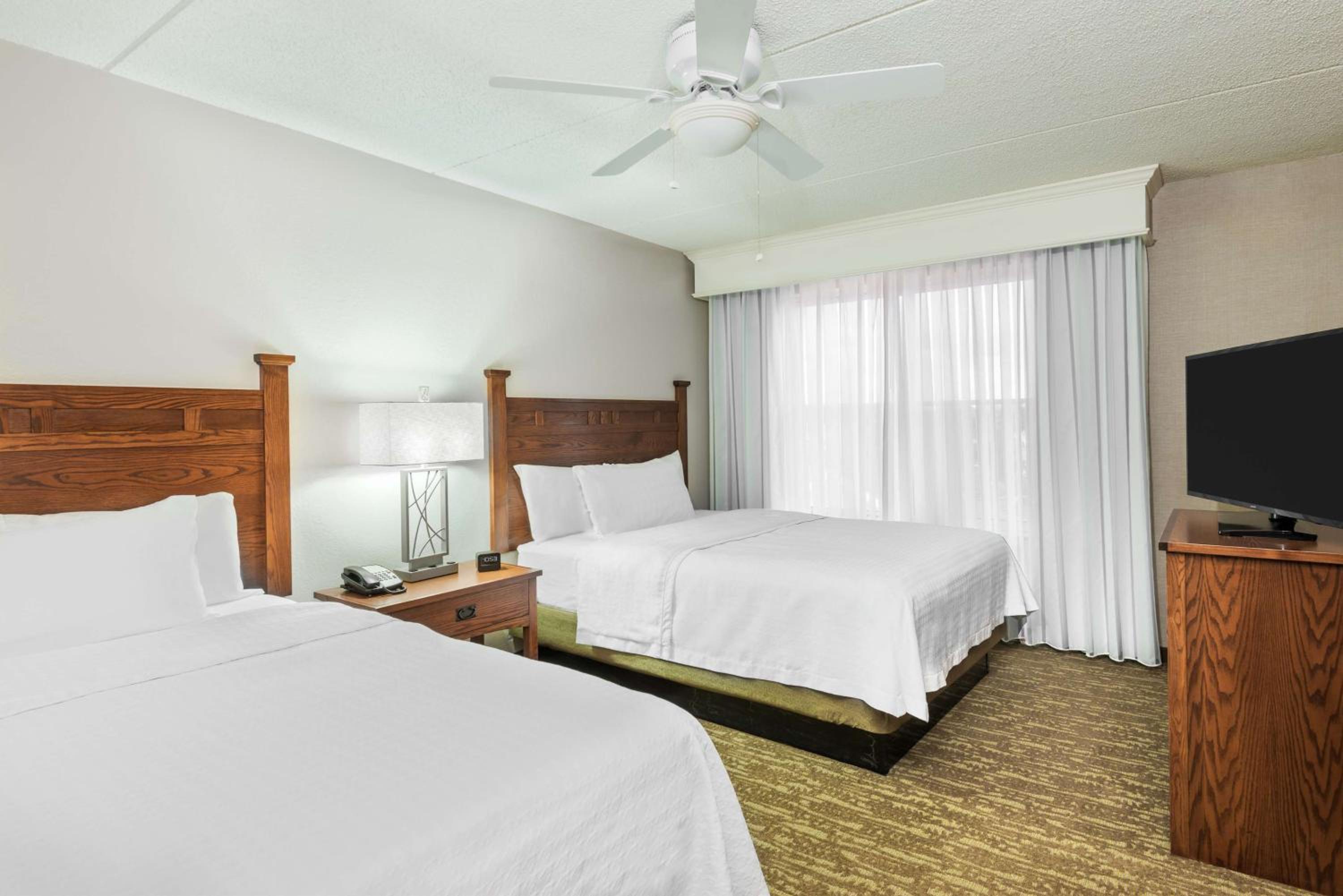 One-Bedroom Queen Suite with Two Queen Beds - Non-Smoking - Photo 1