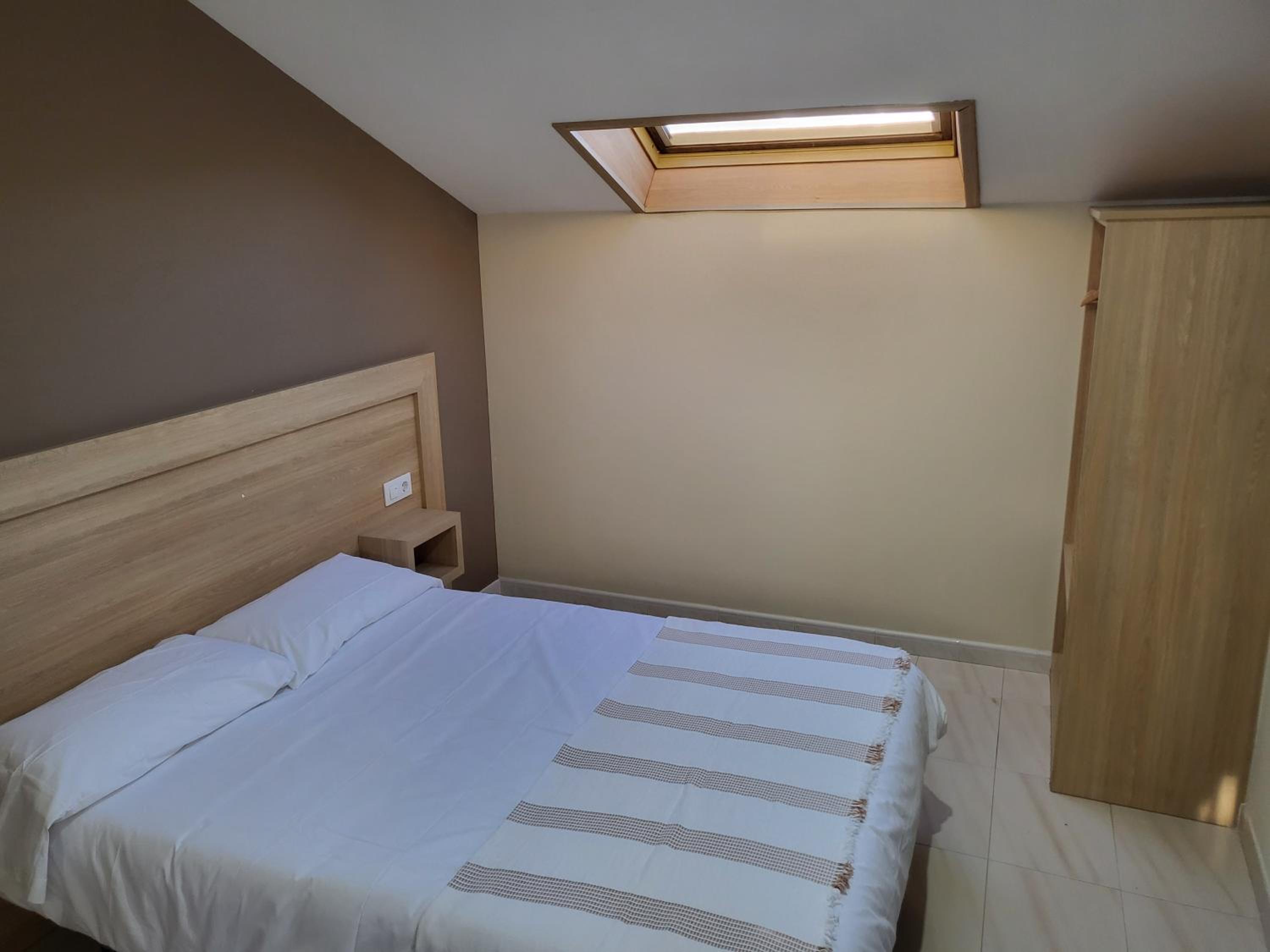 Budget Double Room photo 3