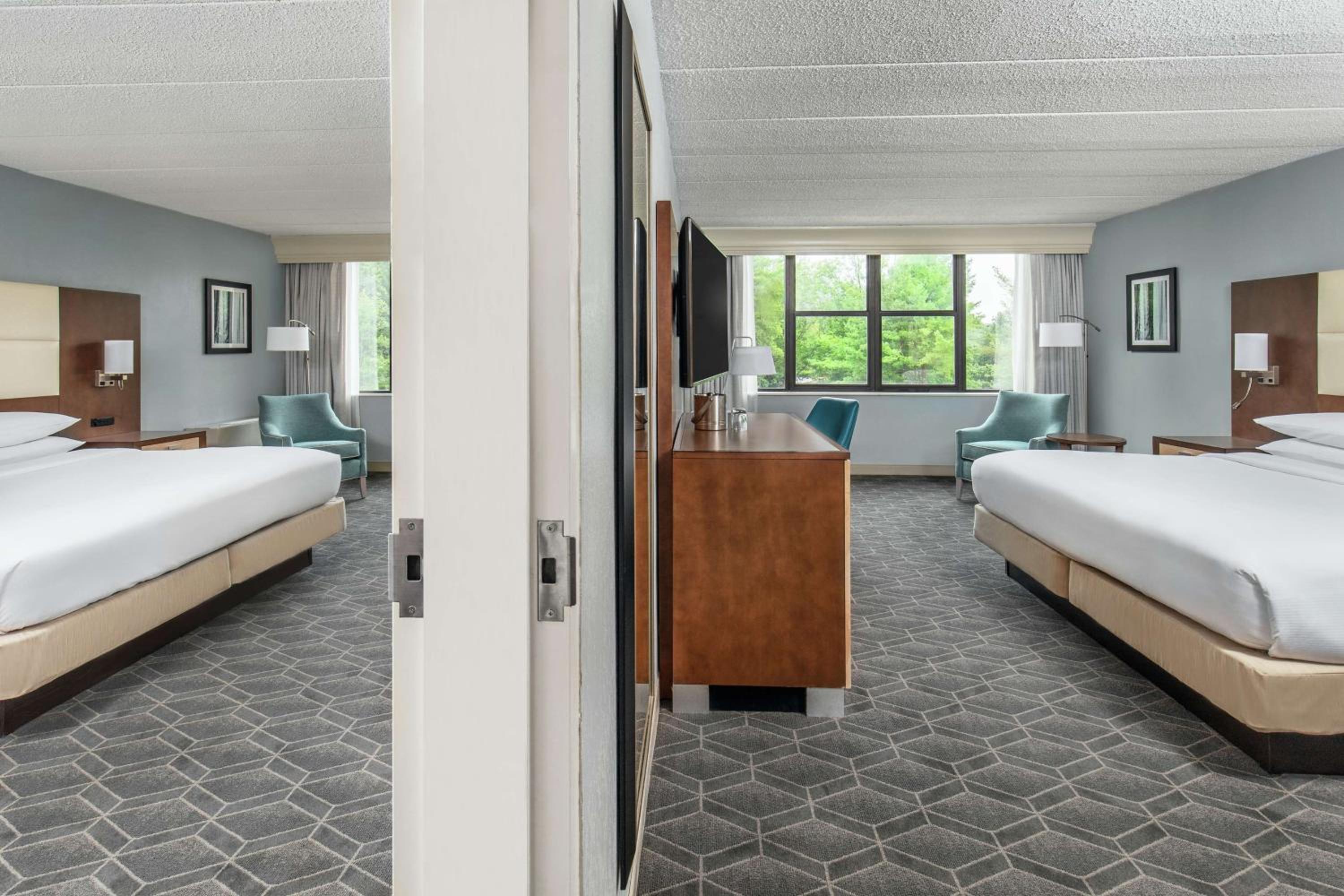 King Room - Non-Smoking - Photo 2
