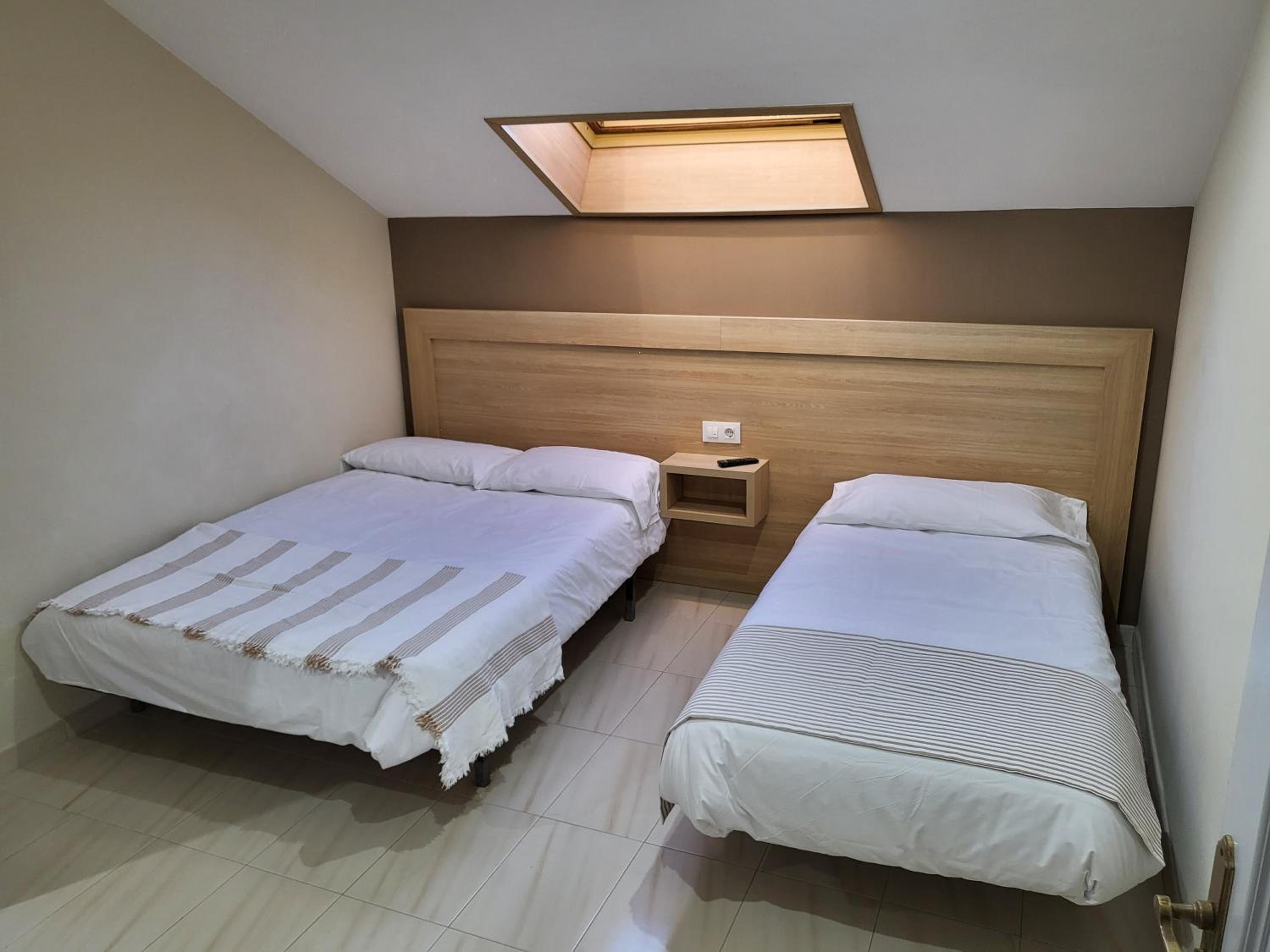 Double Room with Extra Bed photo 3
