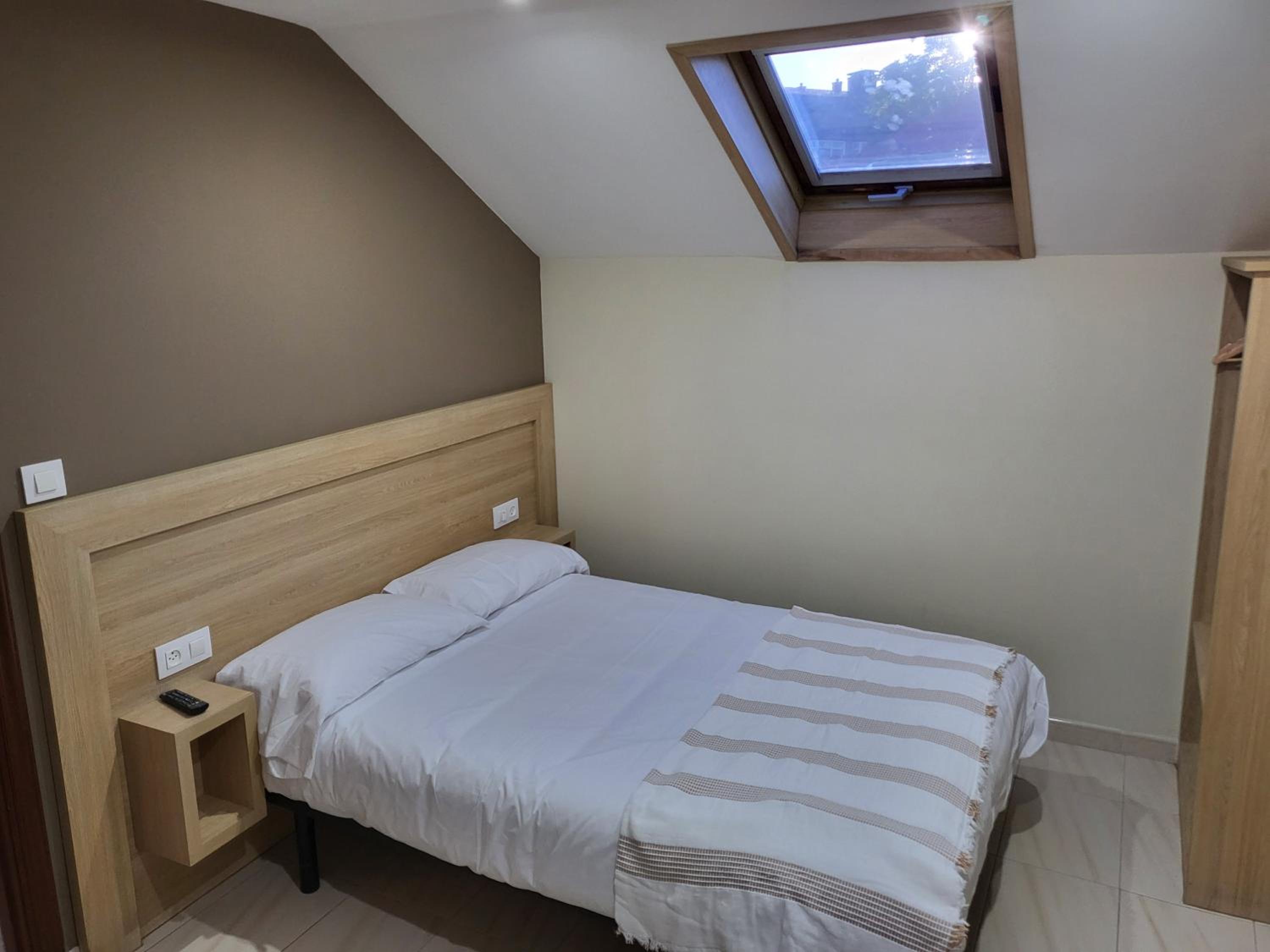 Budget Double Room photo 3
