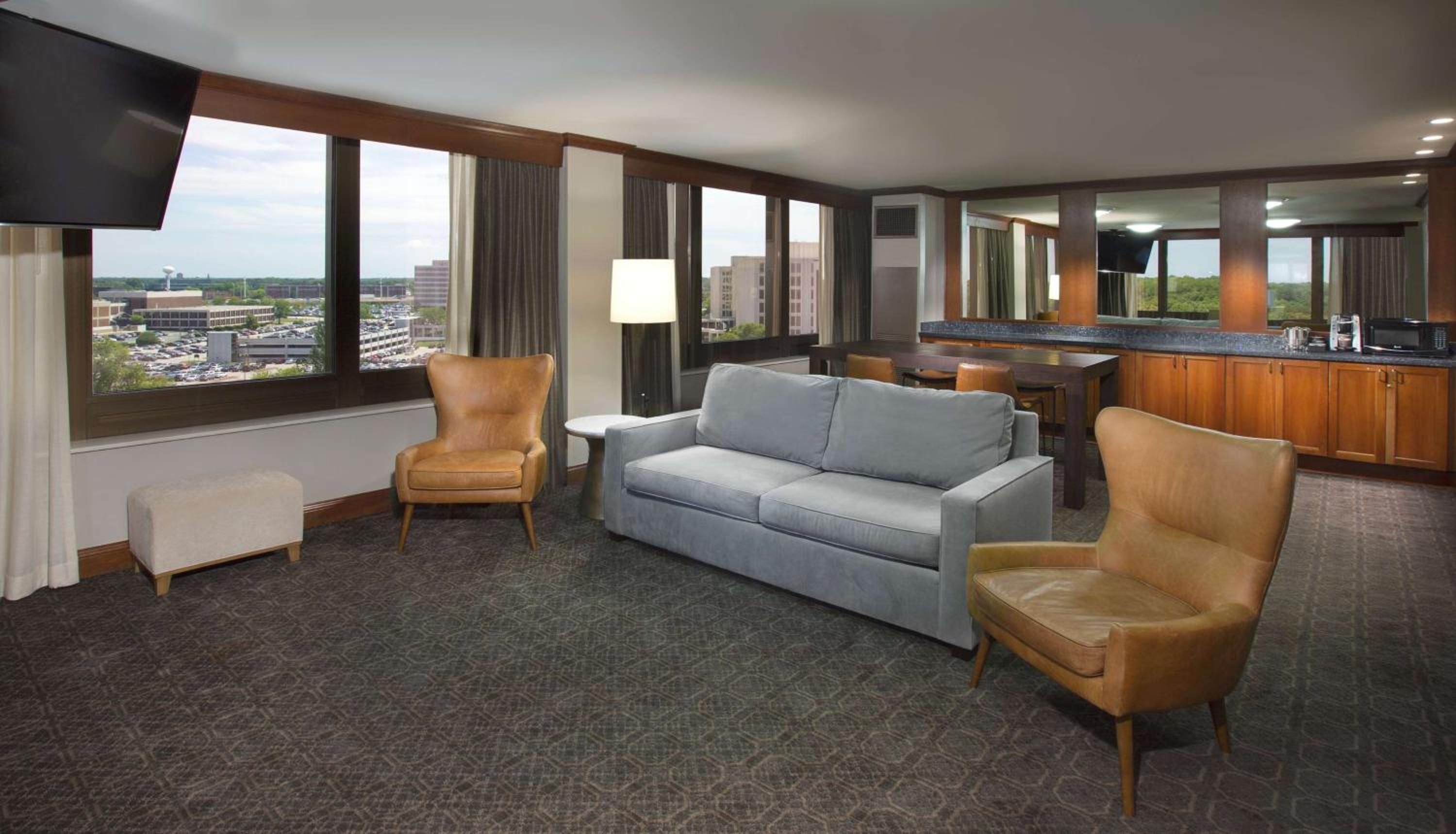Two-Room King Suite - Non-Smoking - Photo 4