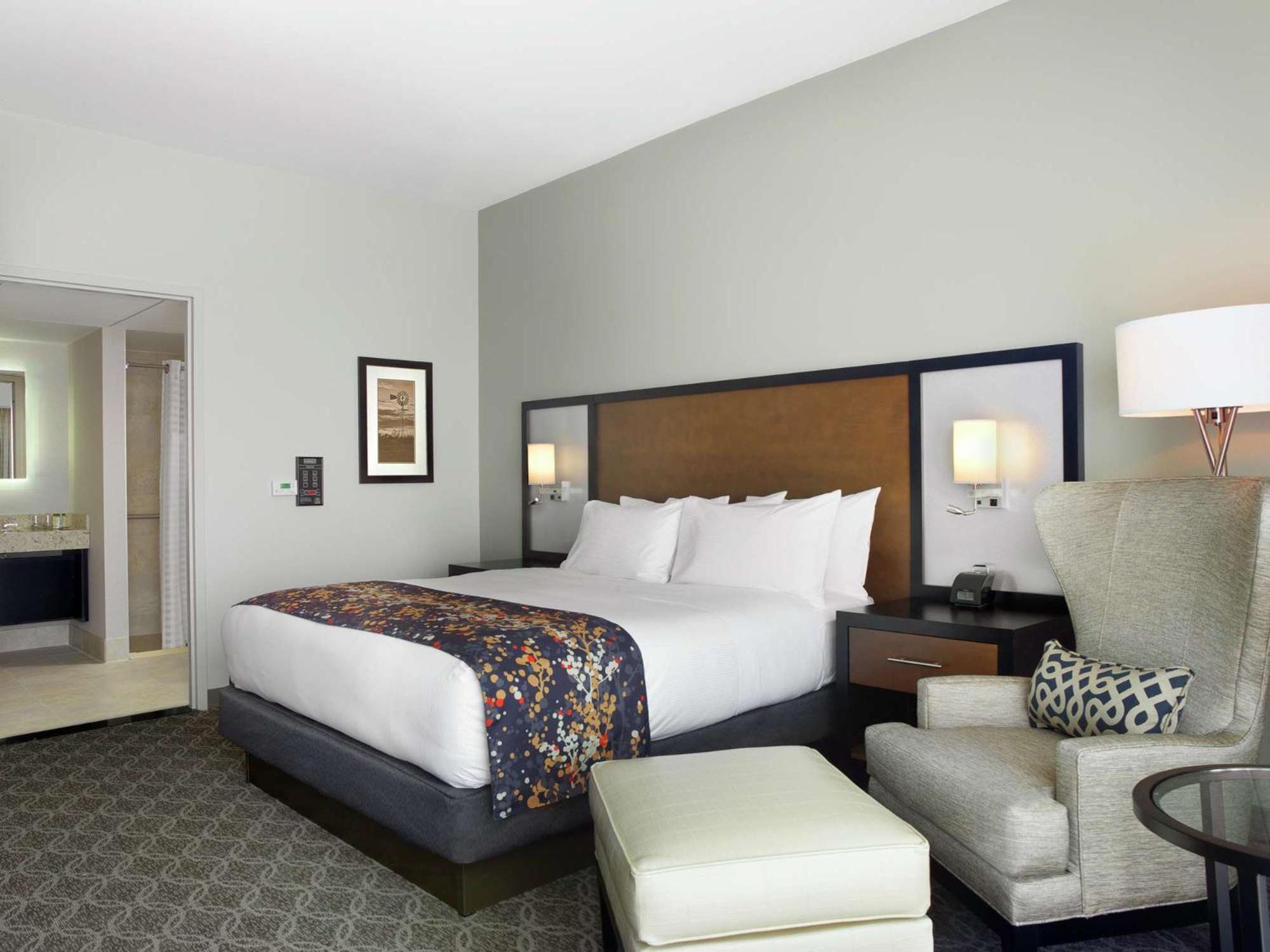 King Room - Hearing Access - Photo 2