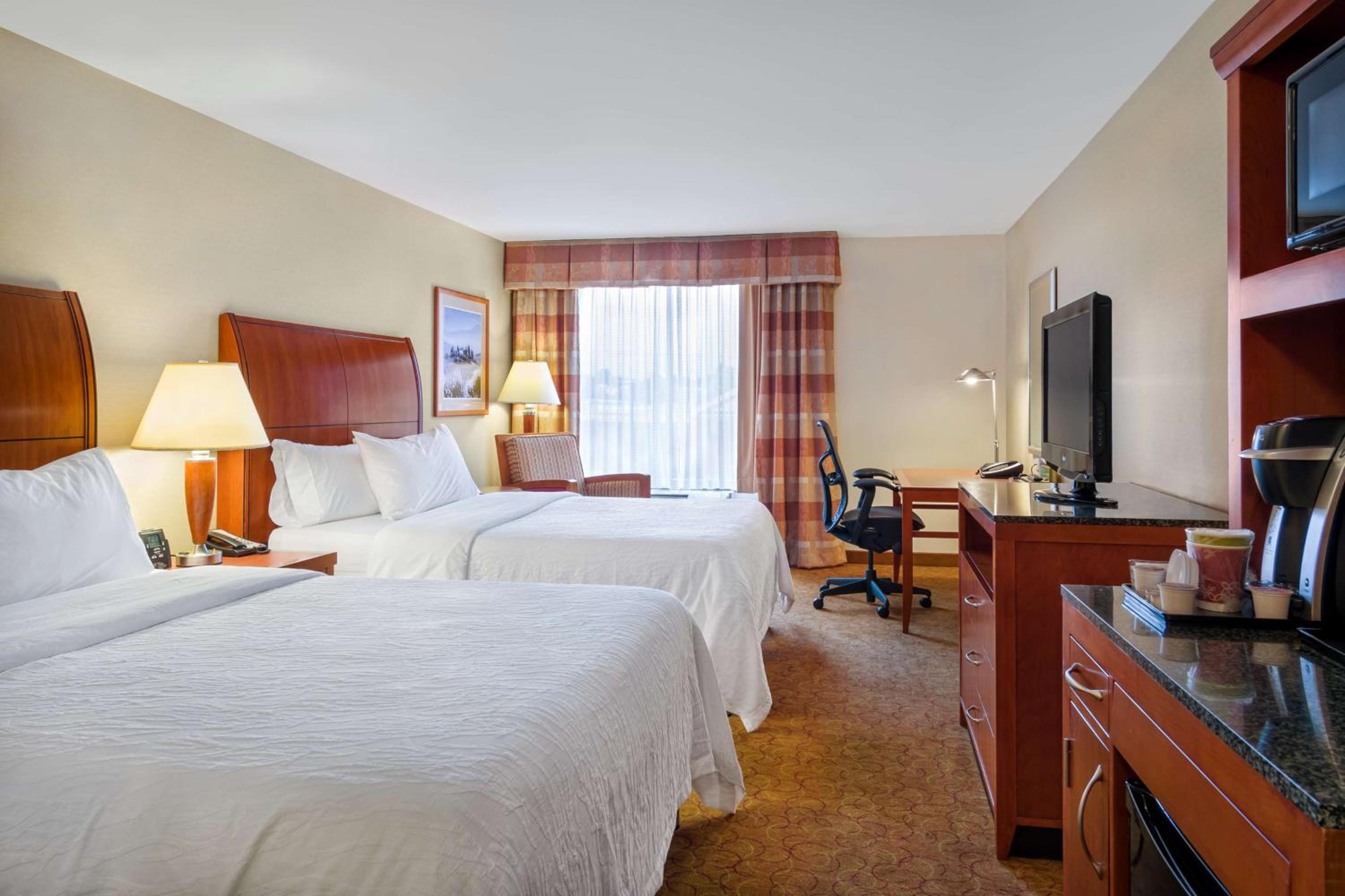 Queen Room with Two Queen Beds - Photo 3
