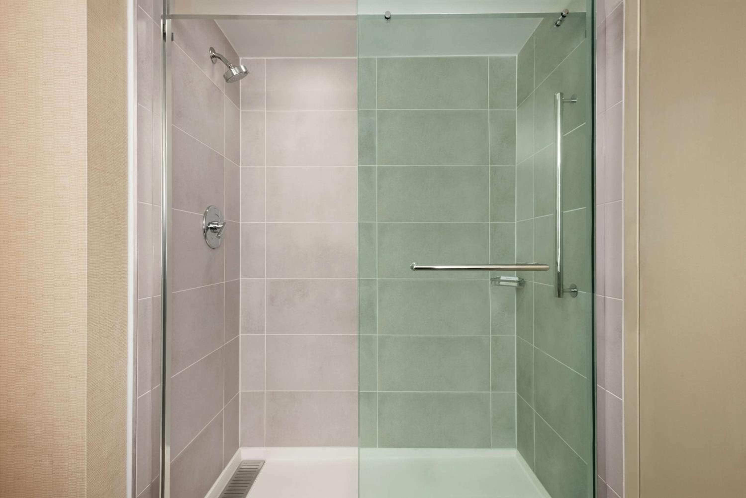 Two-Room King Suite - Non-Smoking - Photo 11