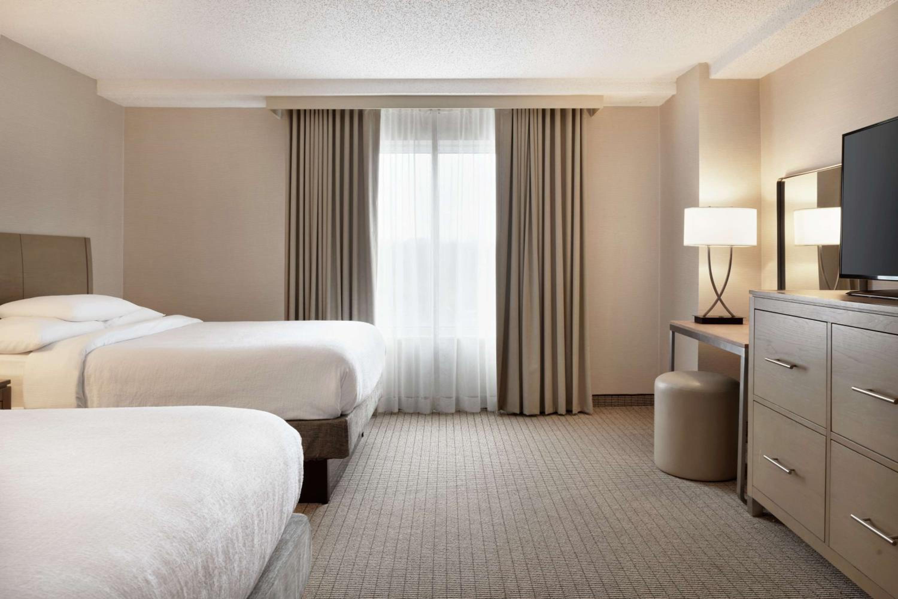 Suite with Two Double Beds - Non-Smoking - Photo 5