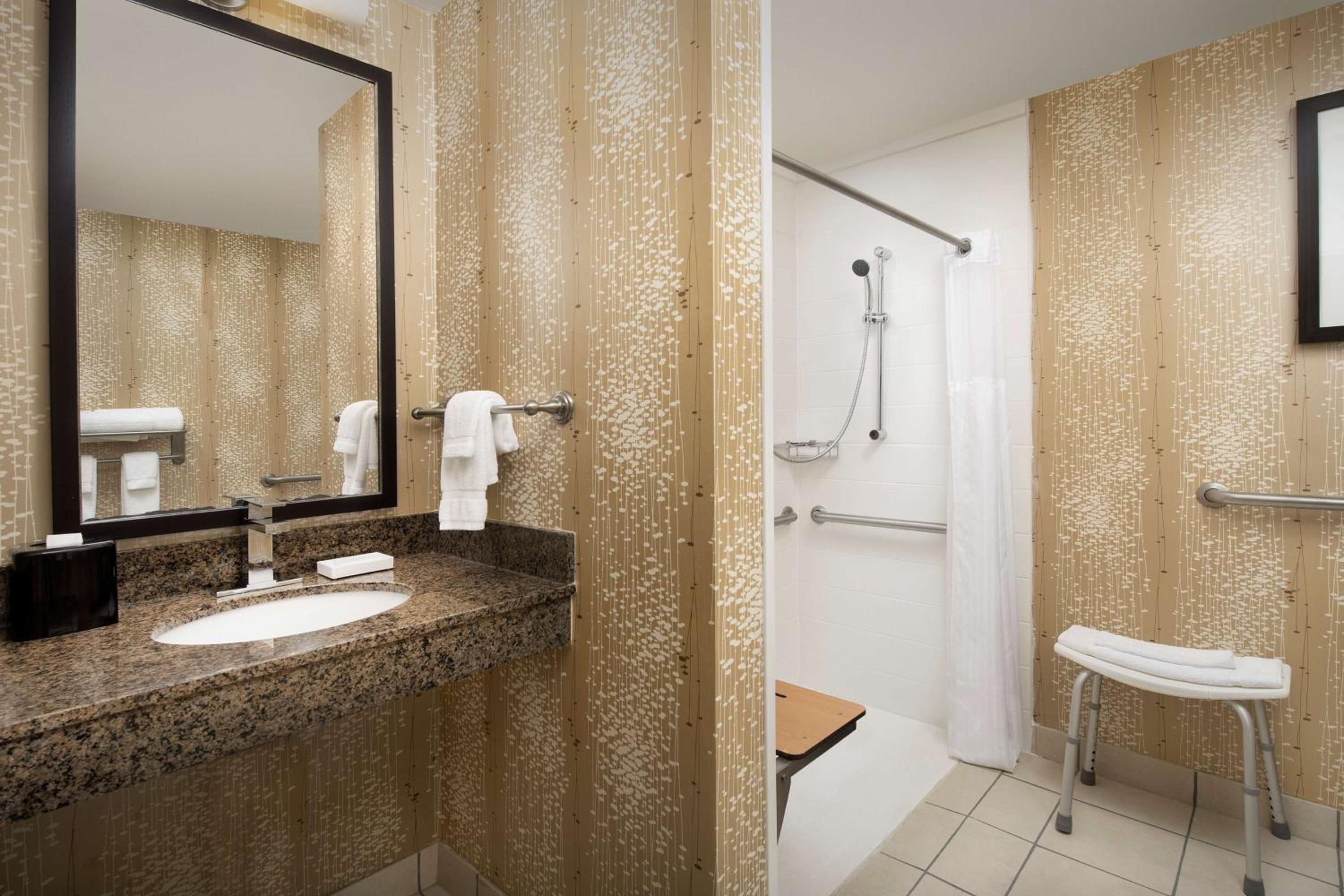 King Room with Roll-In Shower - Mobility and Hearing Access - Photo 2