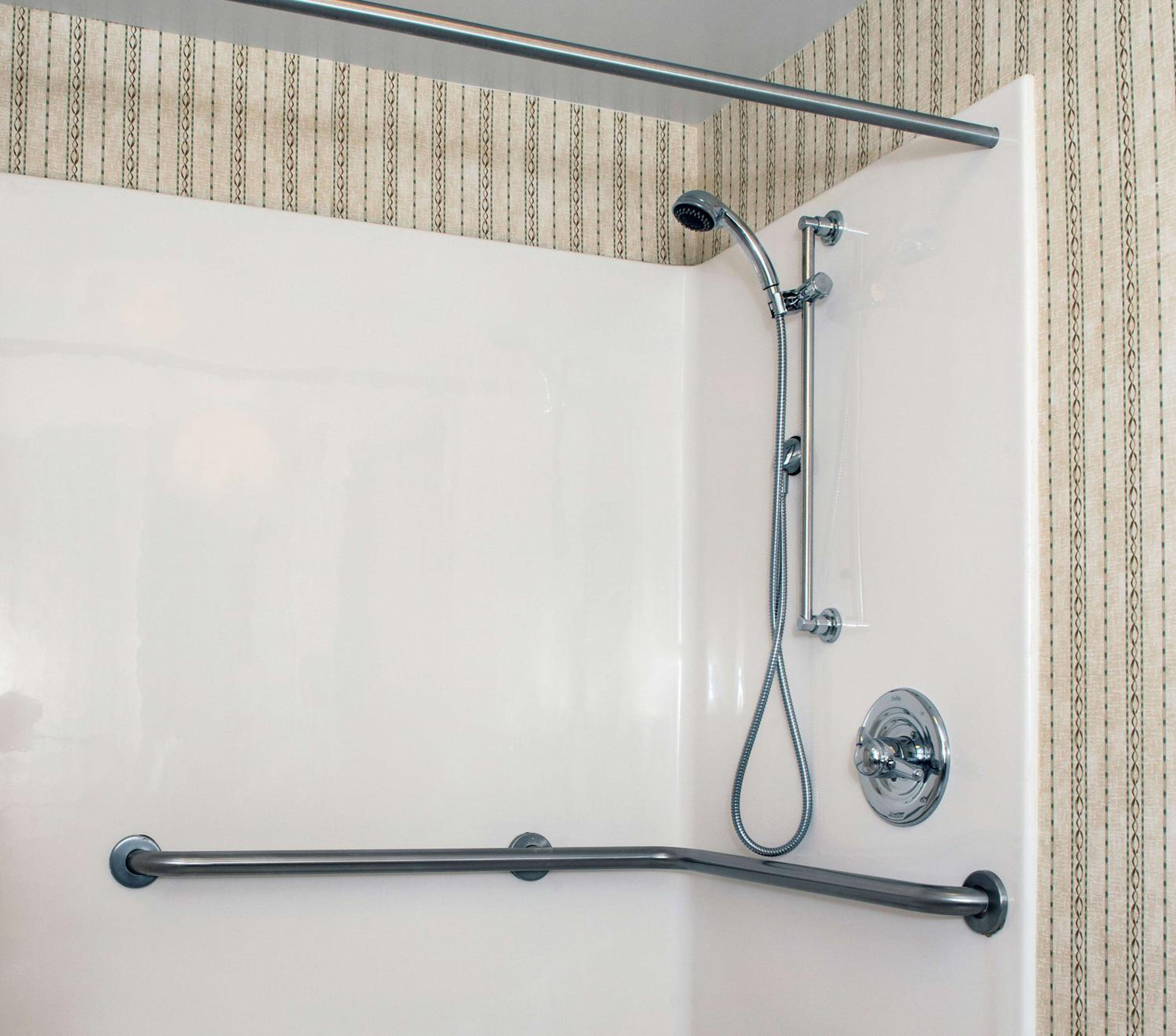 King Room with Roll-In Shower - Mobility Access - Photo 4