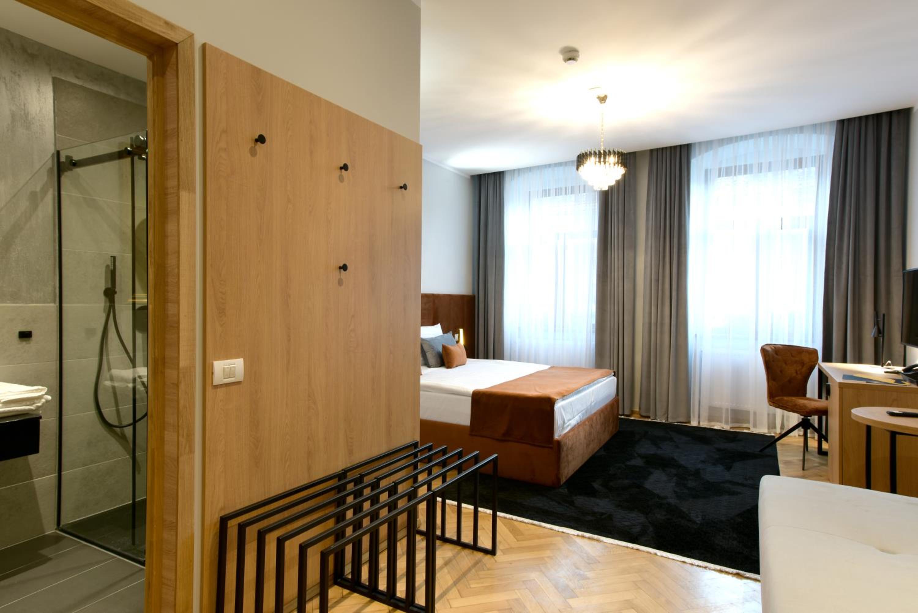 Deluxe Double Room - Photo 19