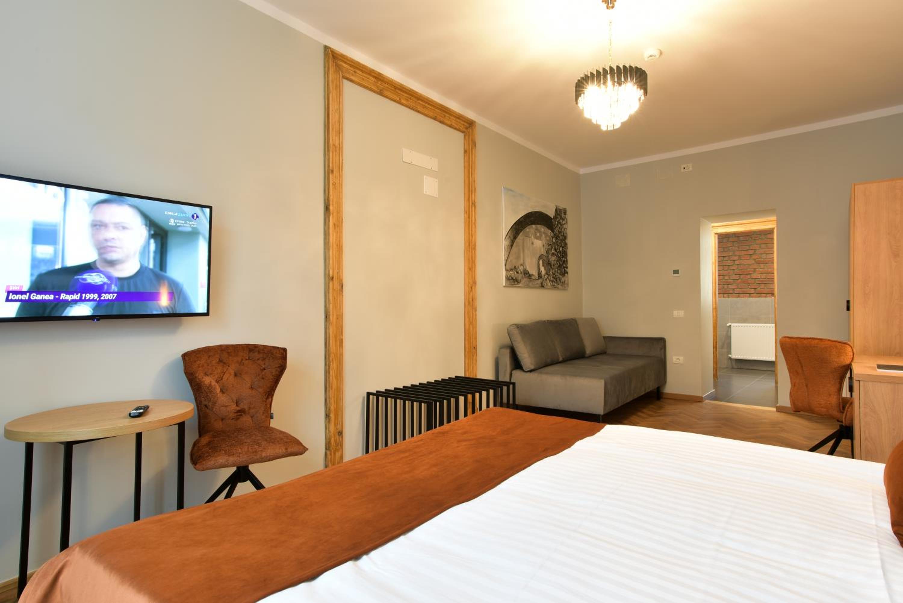Deluxe Double Room - Photo 22