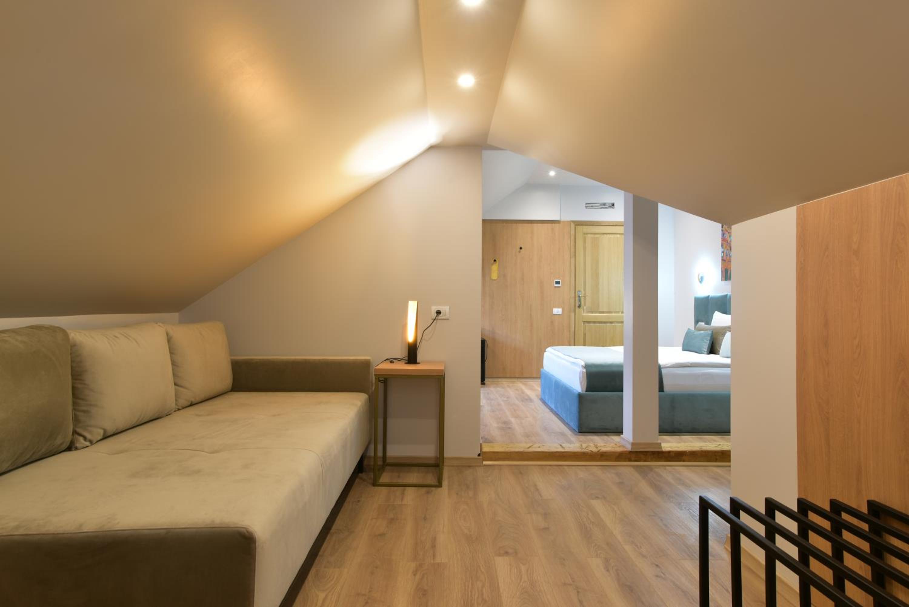 Deluxe Double Room - Photo 24