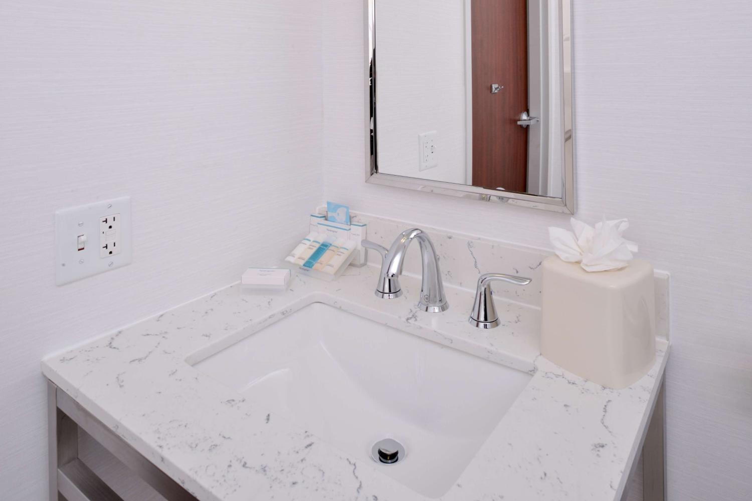 King Room - Disability Access - Photo 6