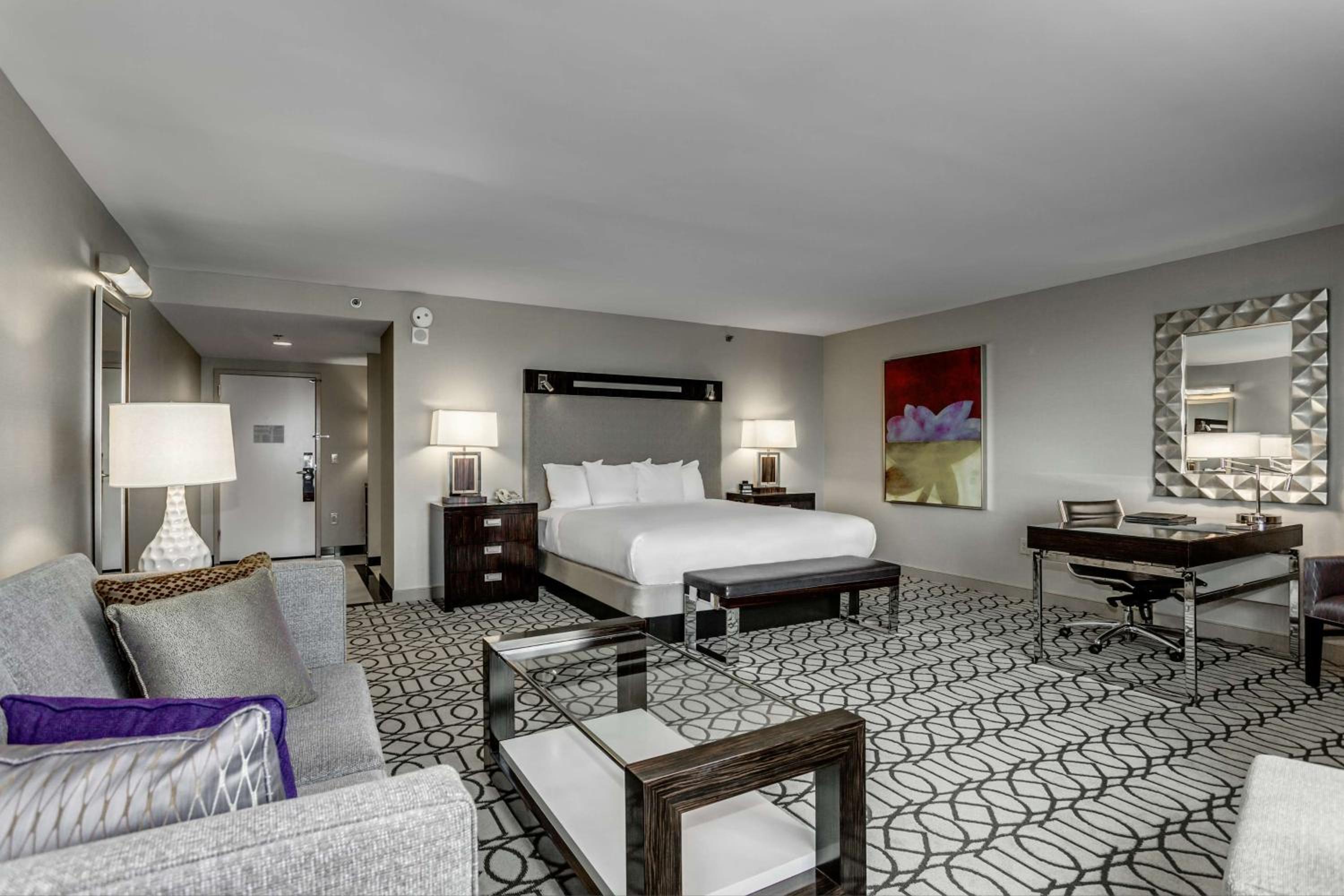 Junior King Suite - Photo 3