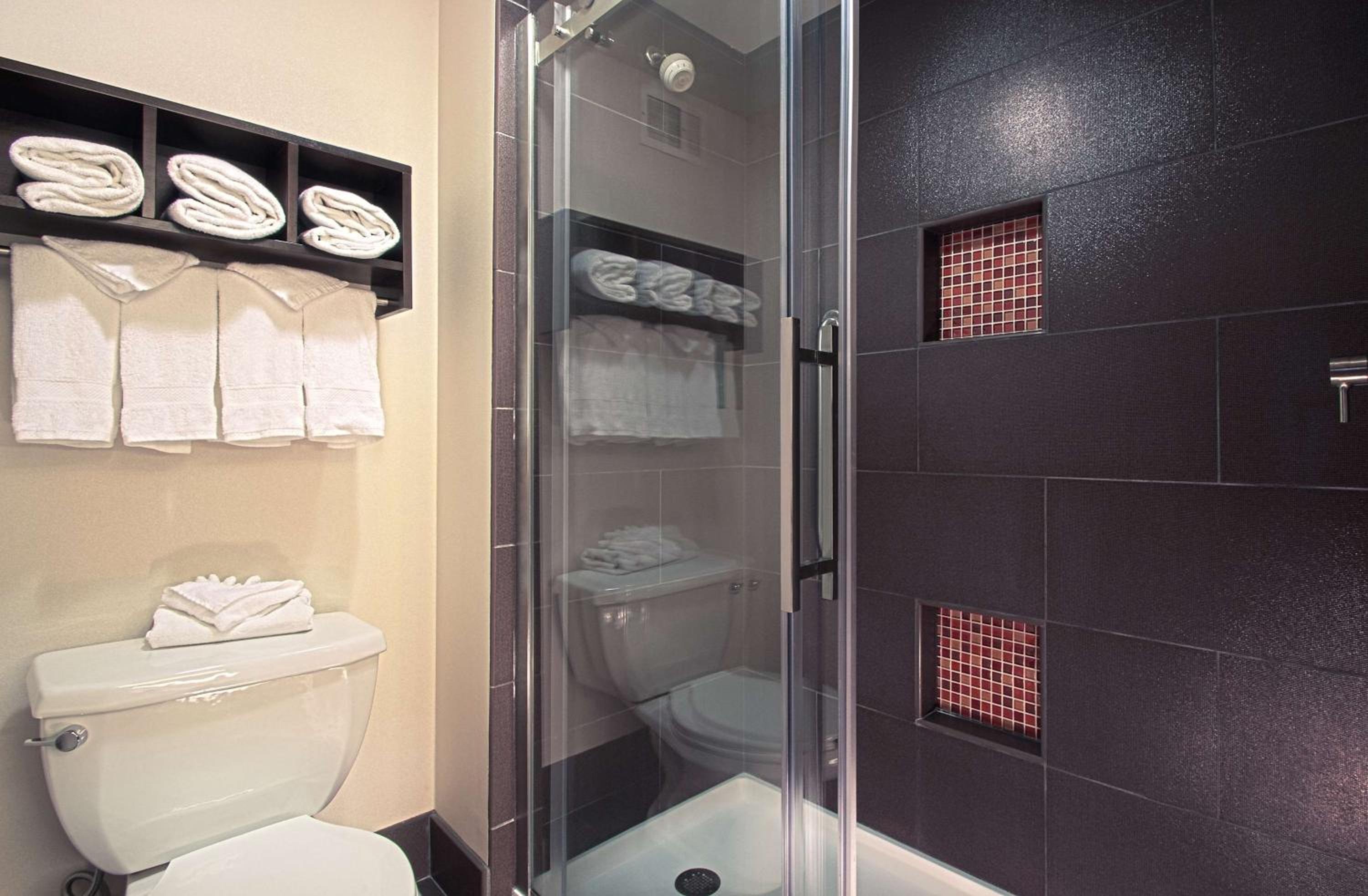 King Room - Non-Smoking - Photo 4