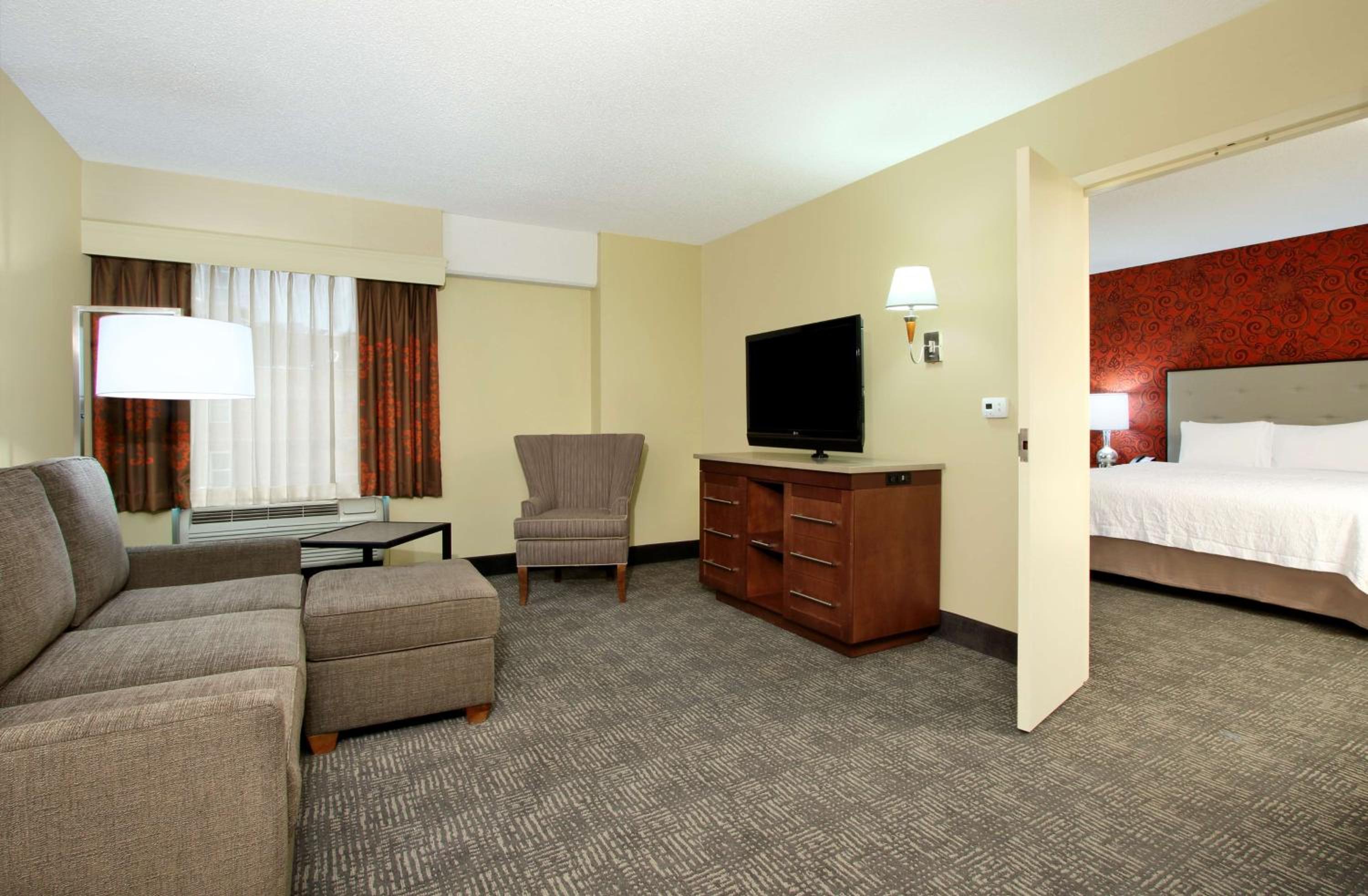 King Suite with Kitchen - Non-Smoking - Photo 1