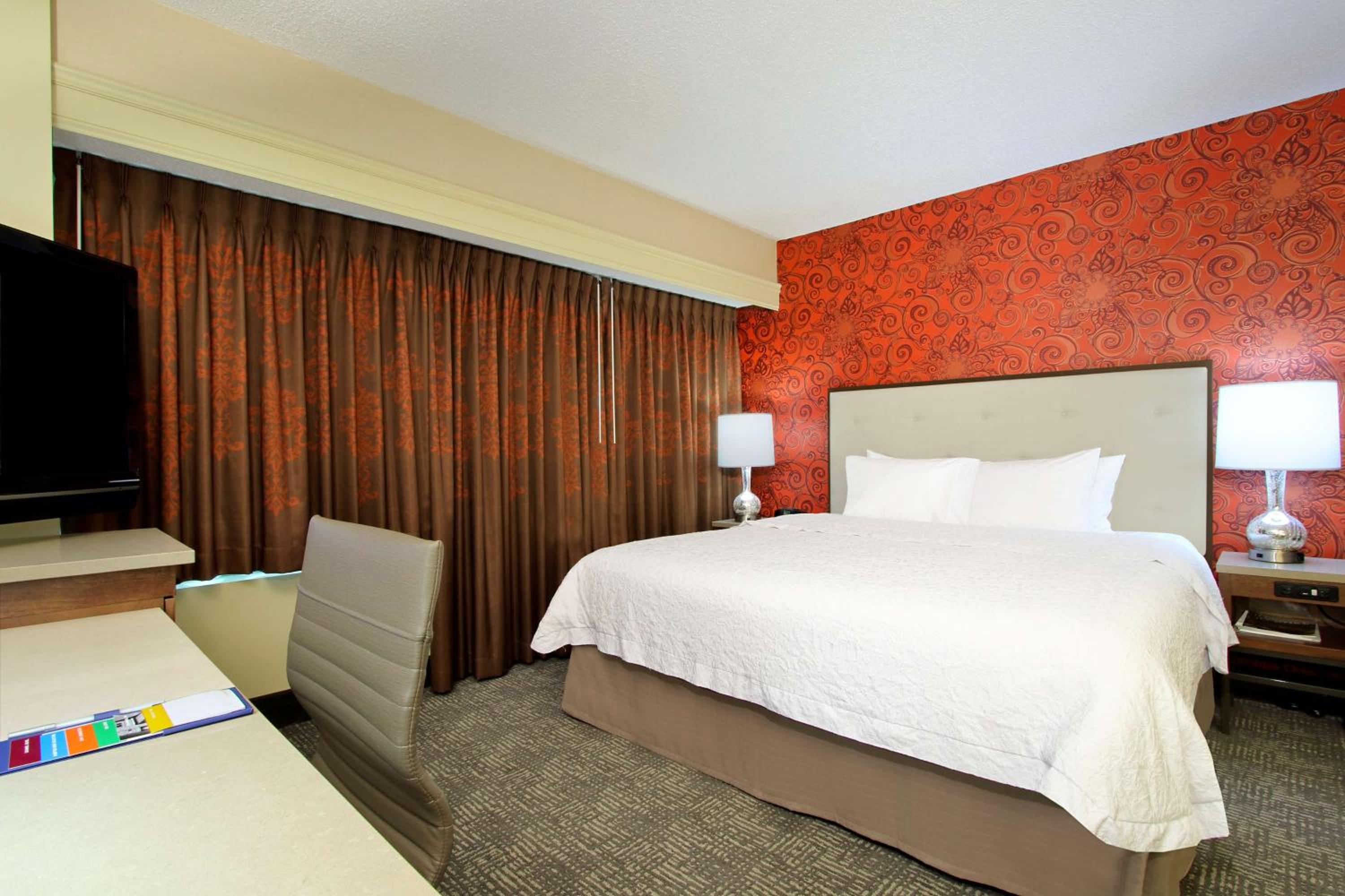 King Suite with Sofa Bed - Non-Smoking at Hampton Inn & Suites Columbus-Downtown, Ohio in Columbus