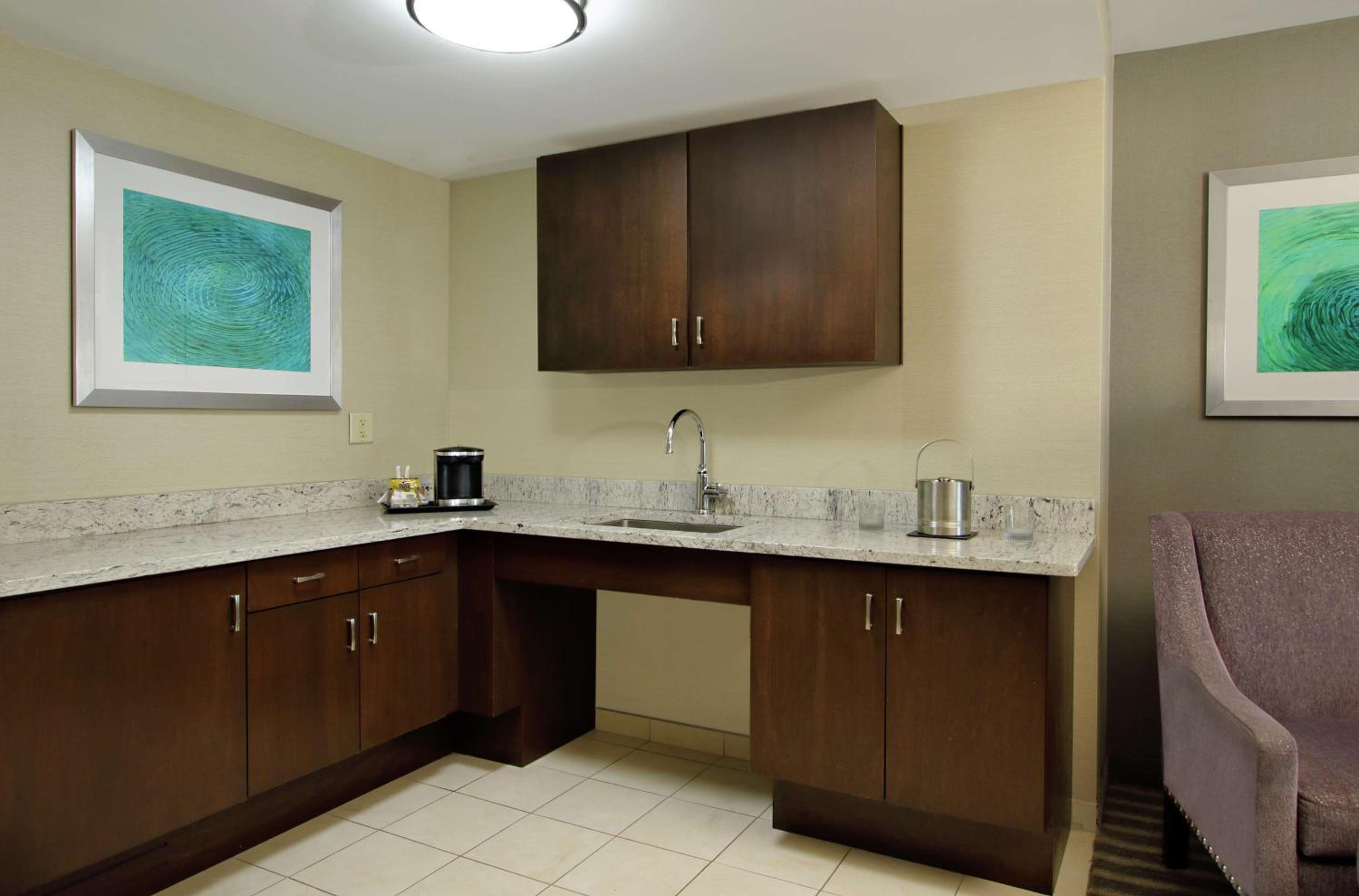 One-Bedroom King Suite - Photo 2