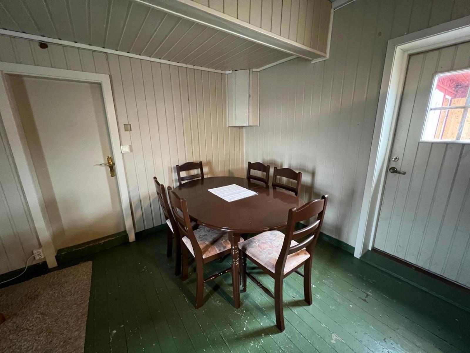 Three-Bedroom House photo 2