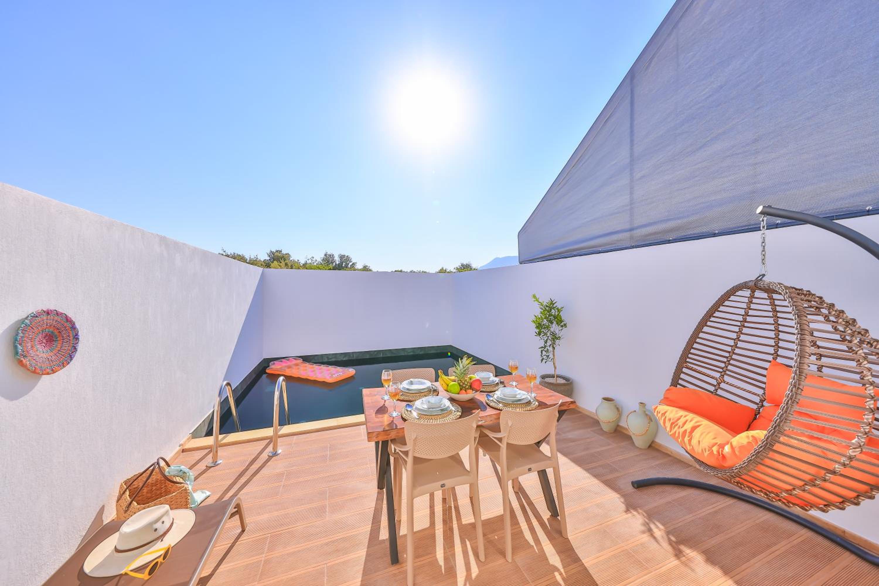 Villa with Private Pool - Photo 18