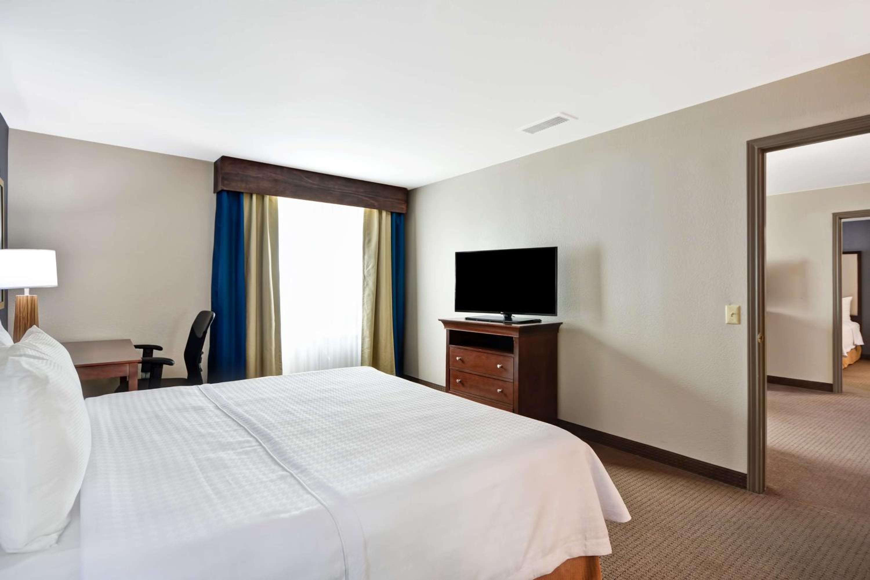 King Two Bedroom Suite - Non-Smoking - Photo 9