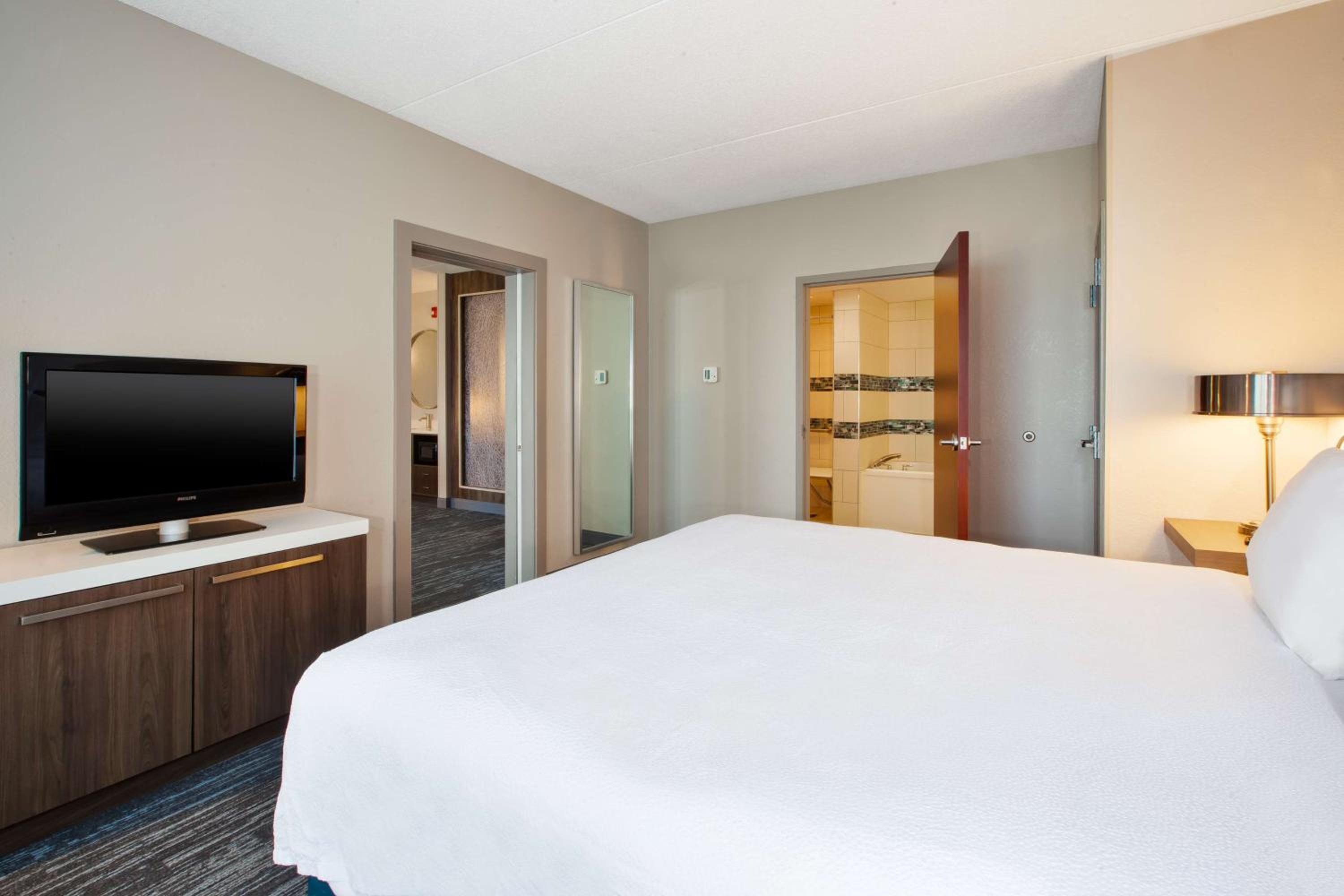 King Suite - Disability Access photo 3