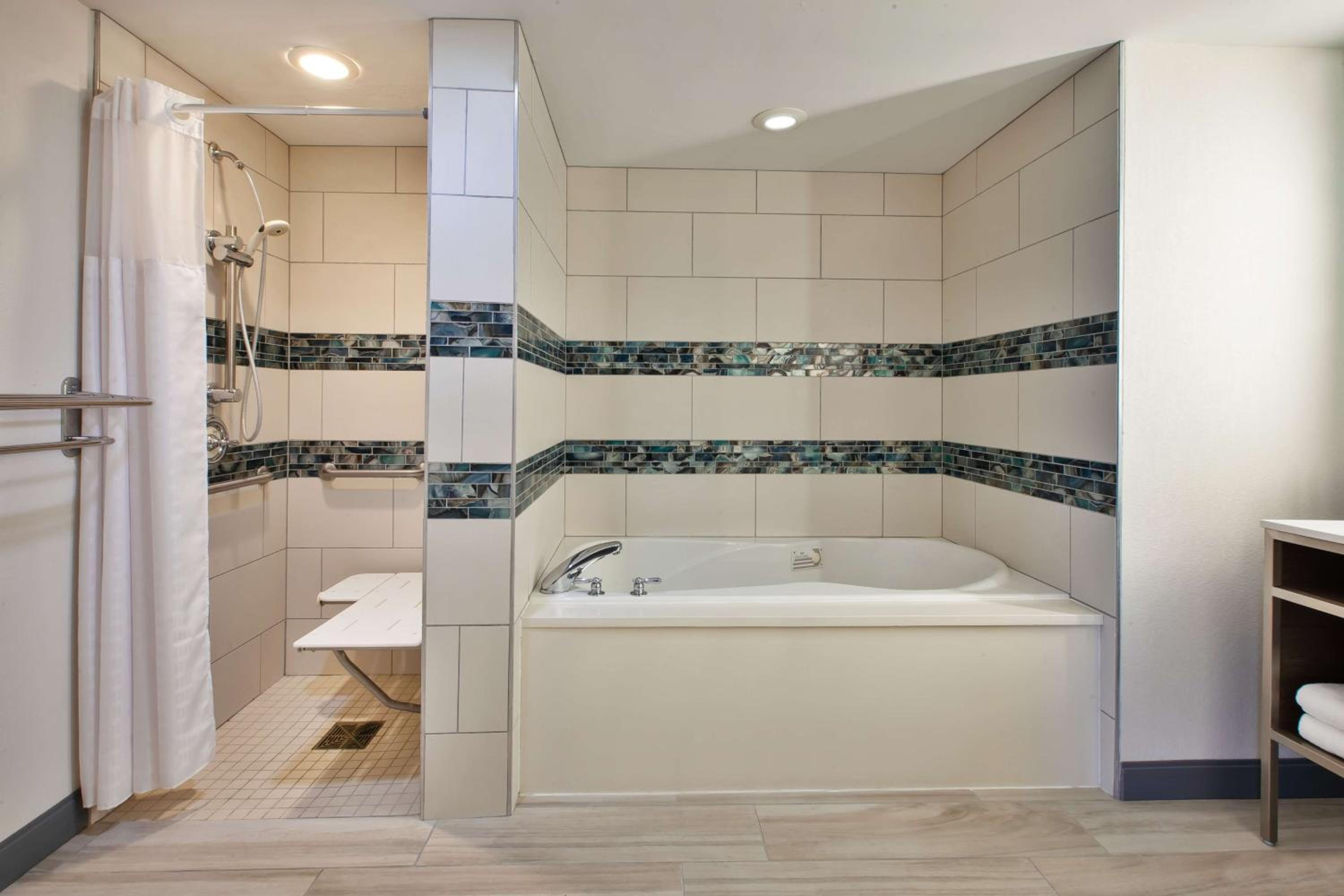 King Suite - Disability Access photo 2