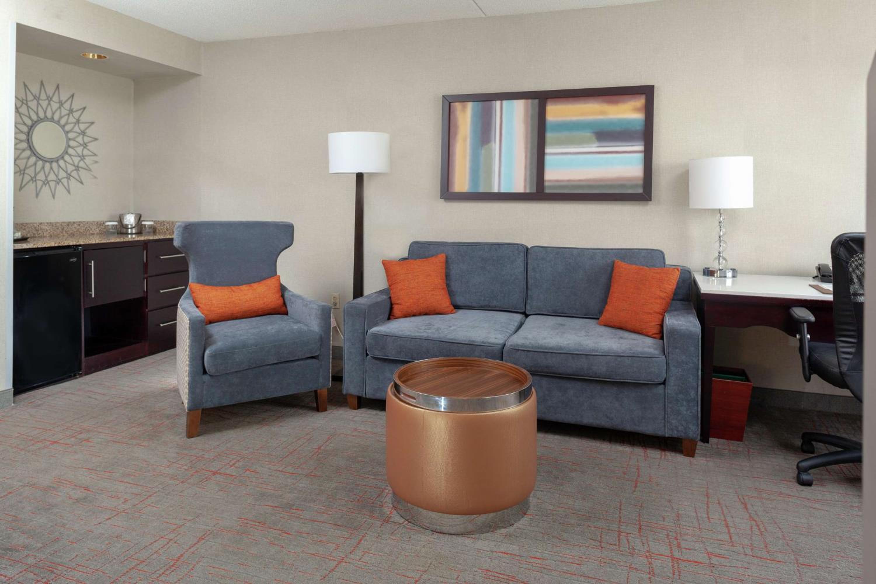 One-Bedroom Suite with Two Double Beds and Sofa Bed - Non-Smoking - Photo 1
