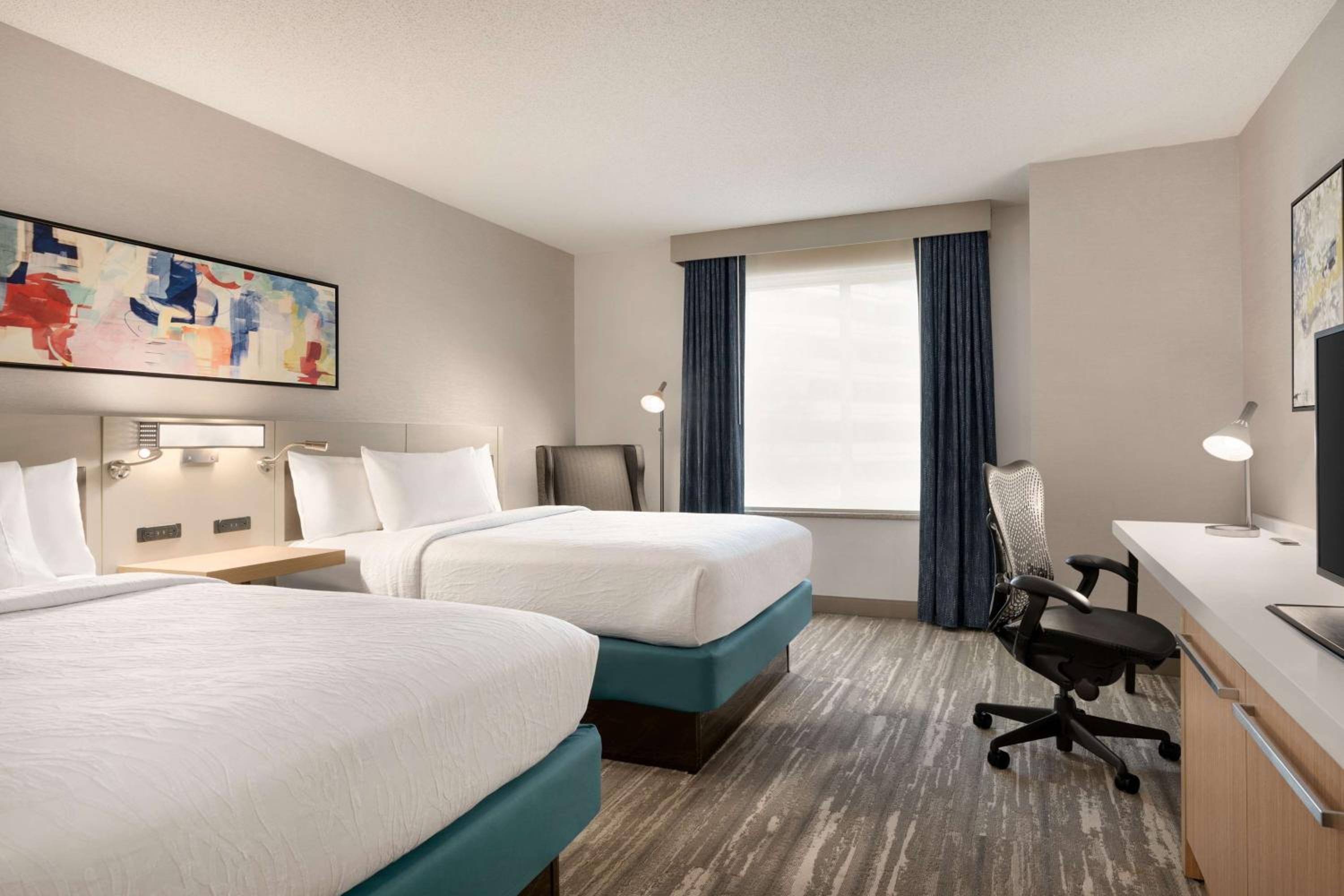 Queen Room with Two Queen Beds - Photo 3