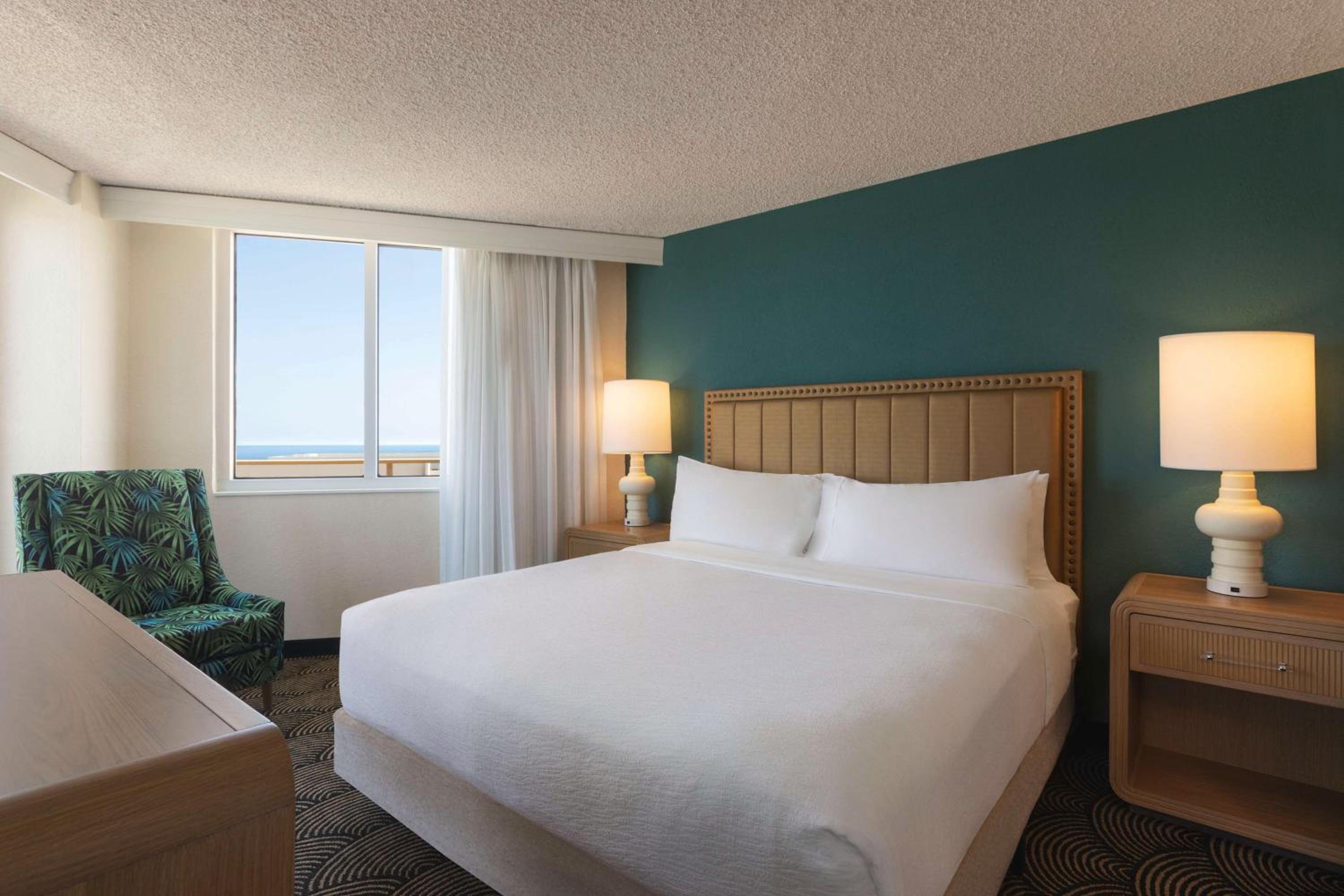 Deluxe Suite, 1 King Bed, Oceanfront, Corner Wraparound Balcony - Photo 1