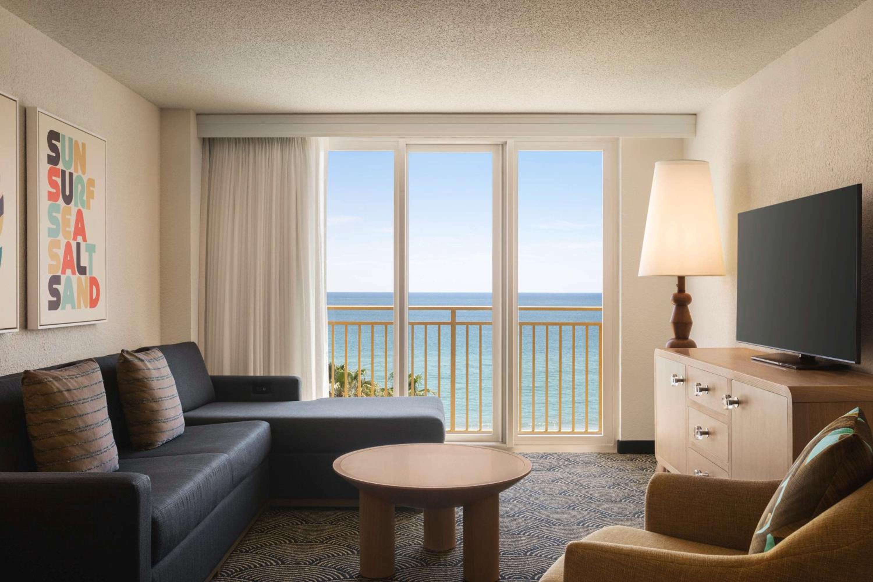 Suite, 2 Queen Beds, Oceanfront, Juliet Balcony - Photo 6