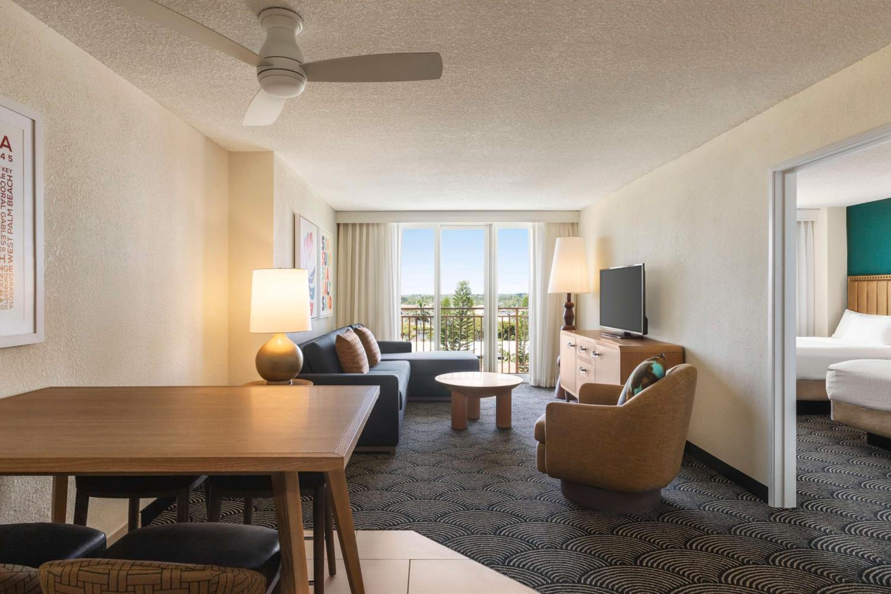 Suite, 2 Queen Beds, Sunset View, Juliet Balcony - Photo 2