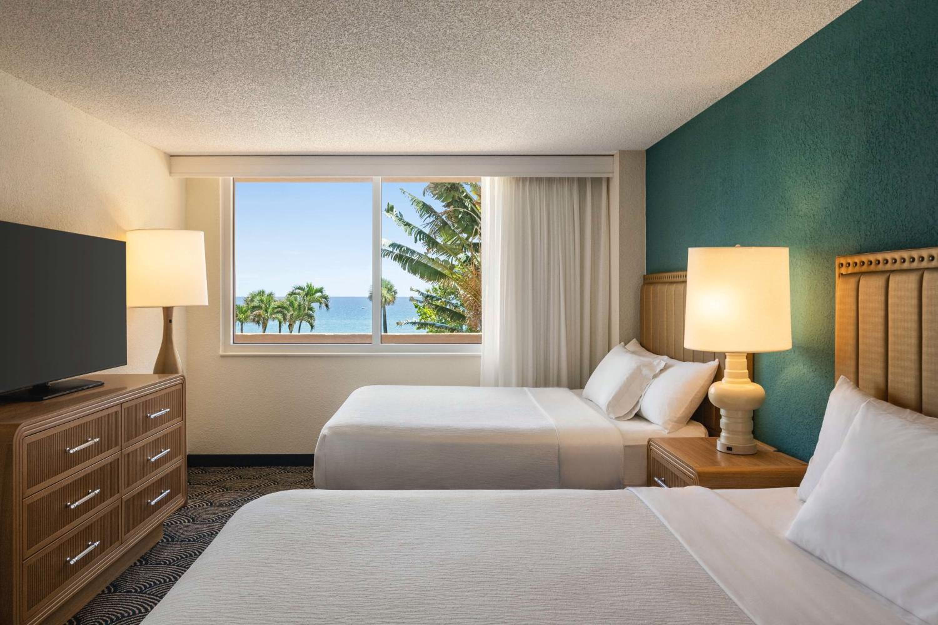 Suite, 2 Queen Beds, Partial Oceanview, Juliet Balcony - Photo 3