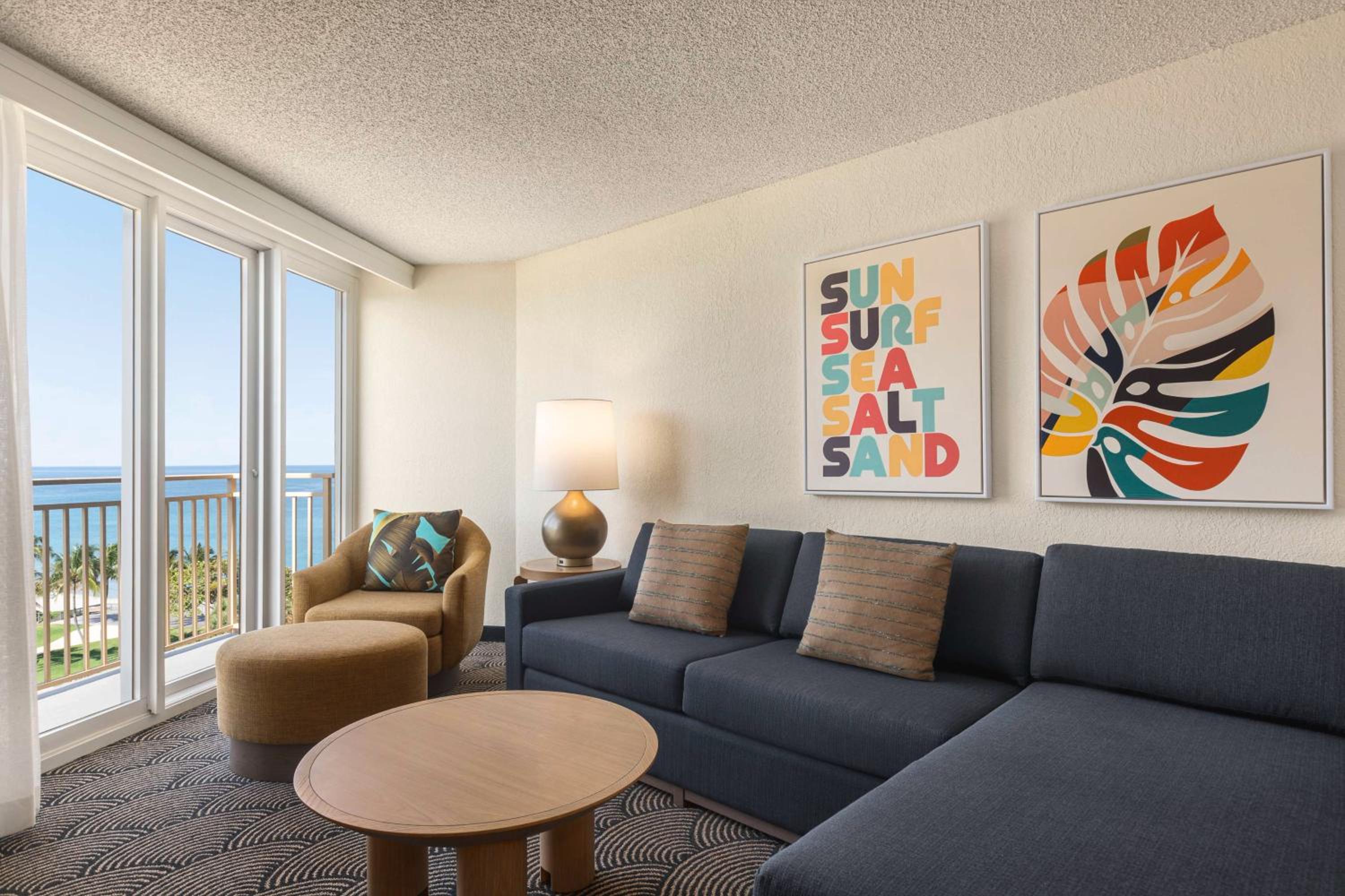 Suite, 1 King Bed, Partial Oceanview, Sit Down Balcony - Photo 6