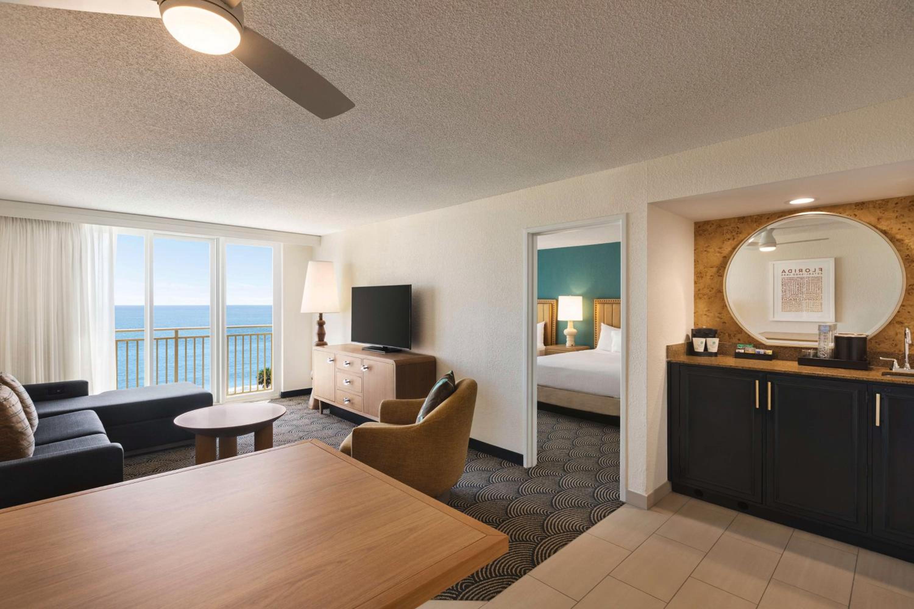 Suite, 2 Queen Beds, Oceanfront, Juliet Balcony - Photo 1