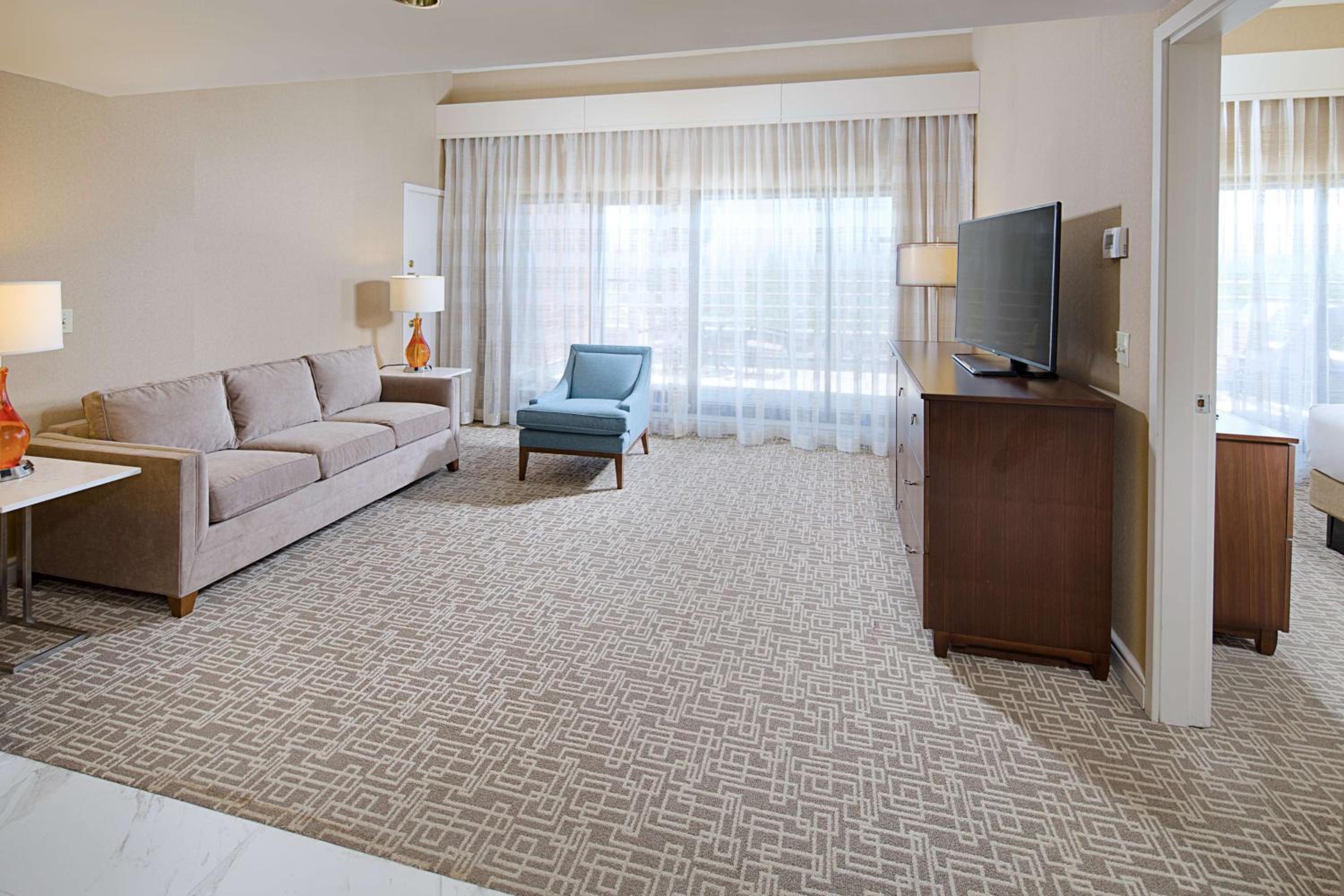 One-Bedroom King Corner Suite