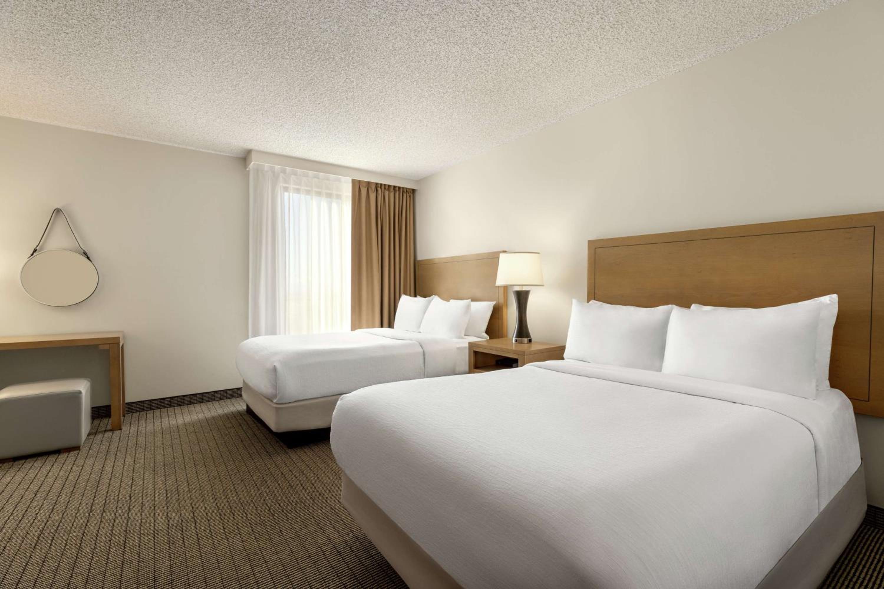 Suite with Two Double Beds - Non-Smoking - Photo 2