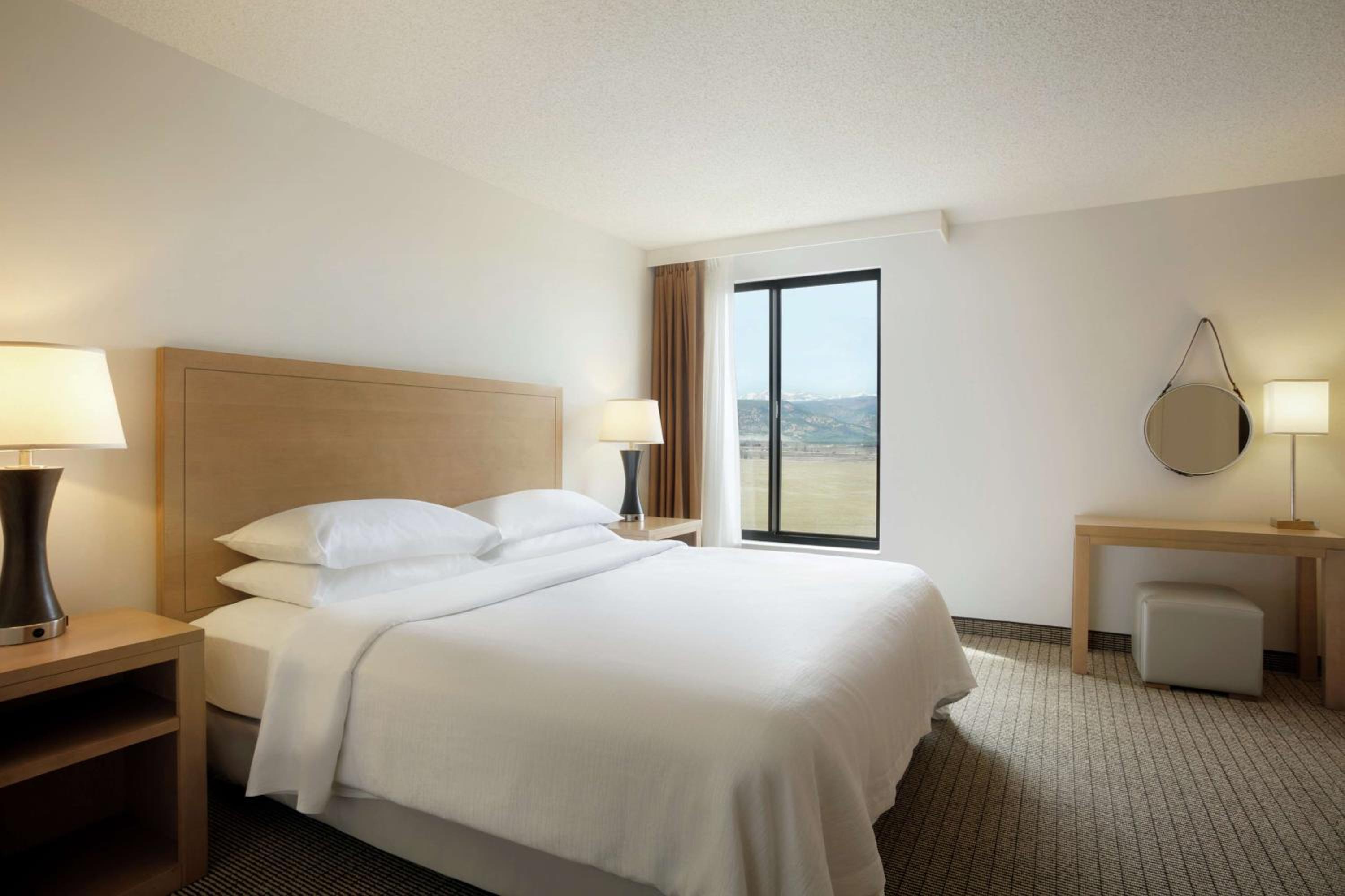 Premium King Suite - Non-Smoking - Photo 1