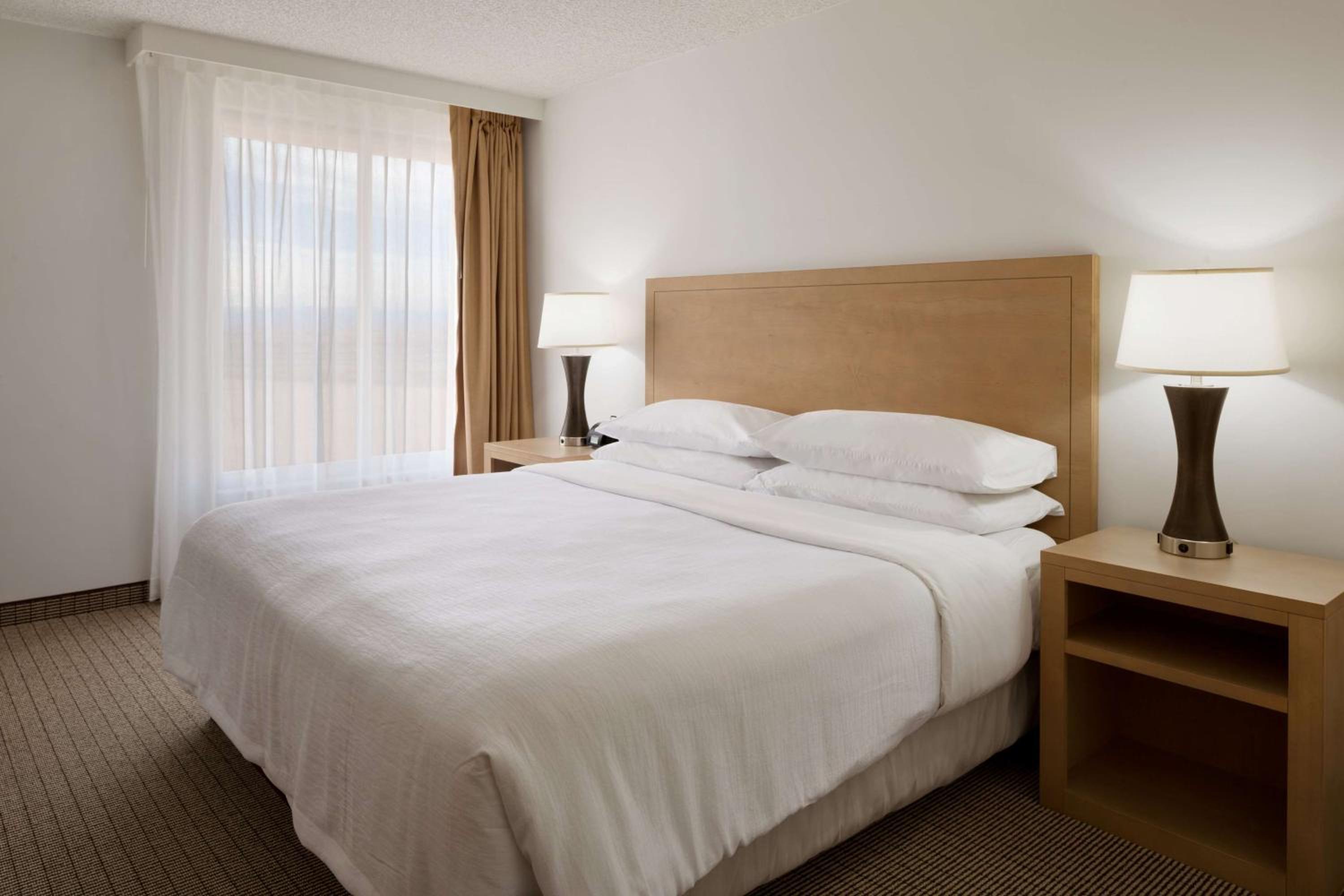 Two-Room King Suite - Non-Smoking - Photo 3