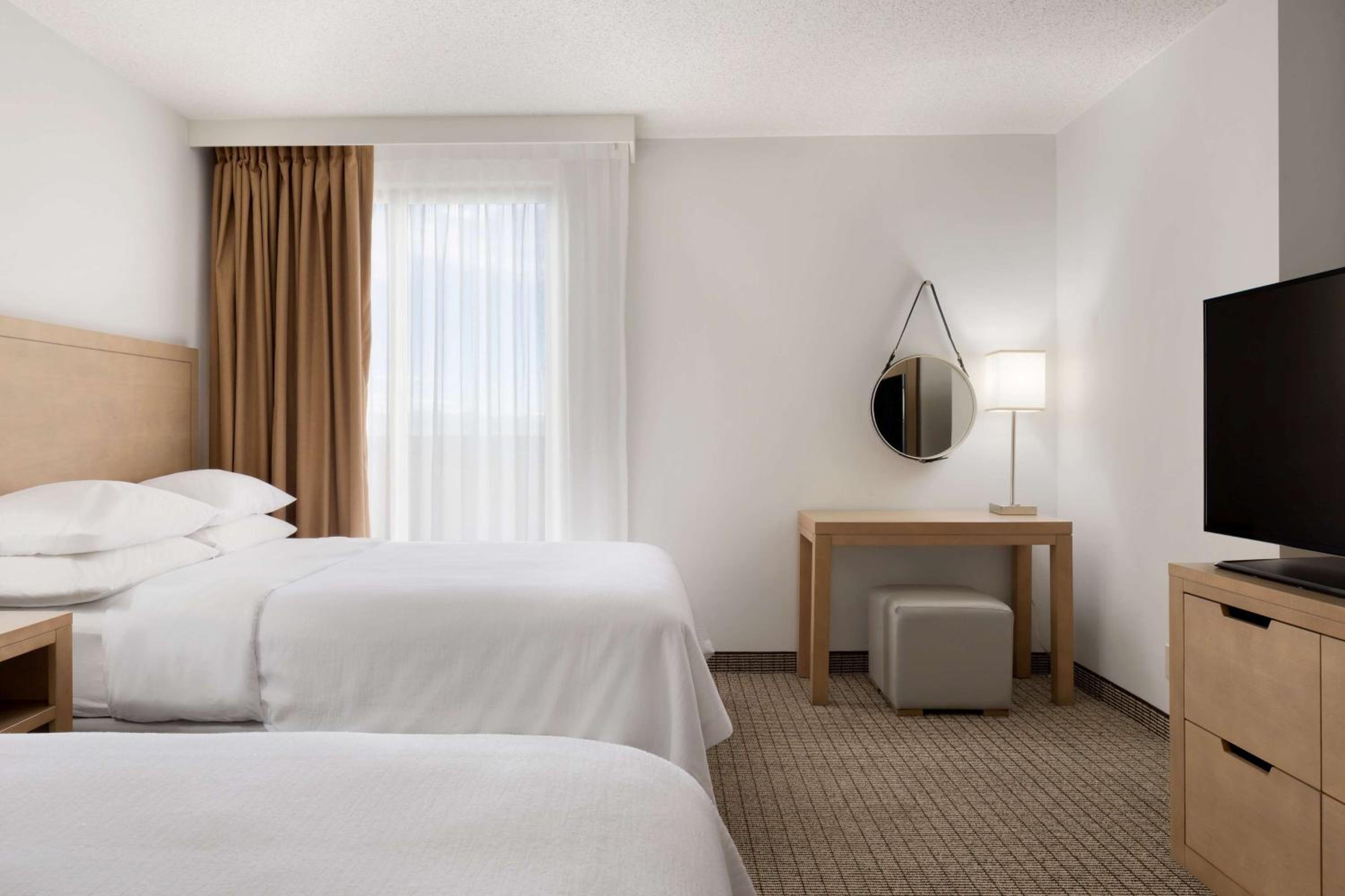 Suite with Two Double Beds - Non-Smoking - Photo 8
