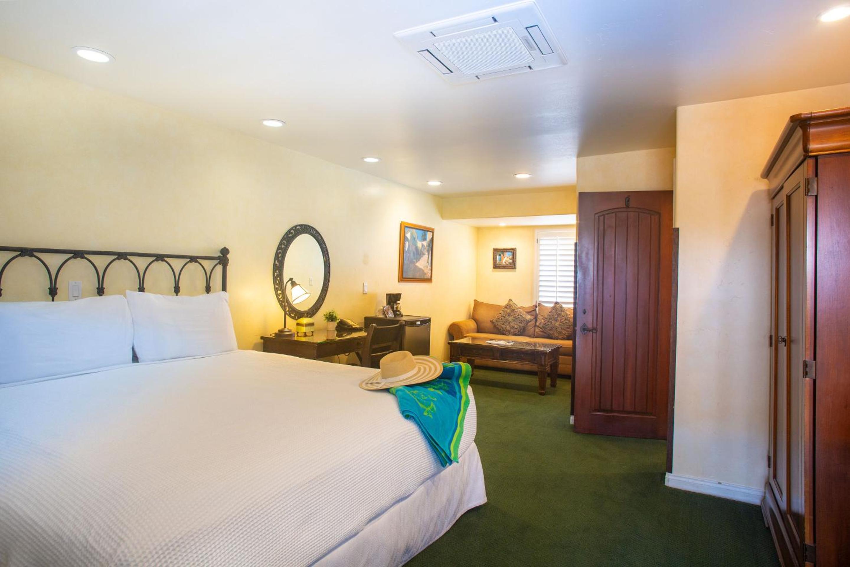 Superior King Room photo 1