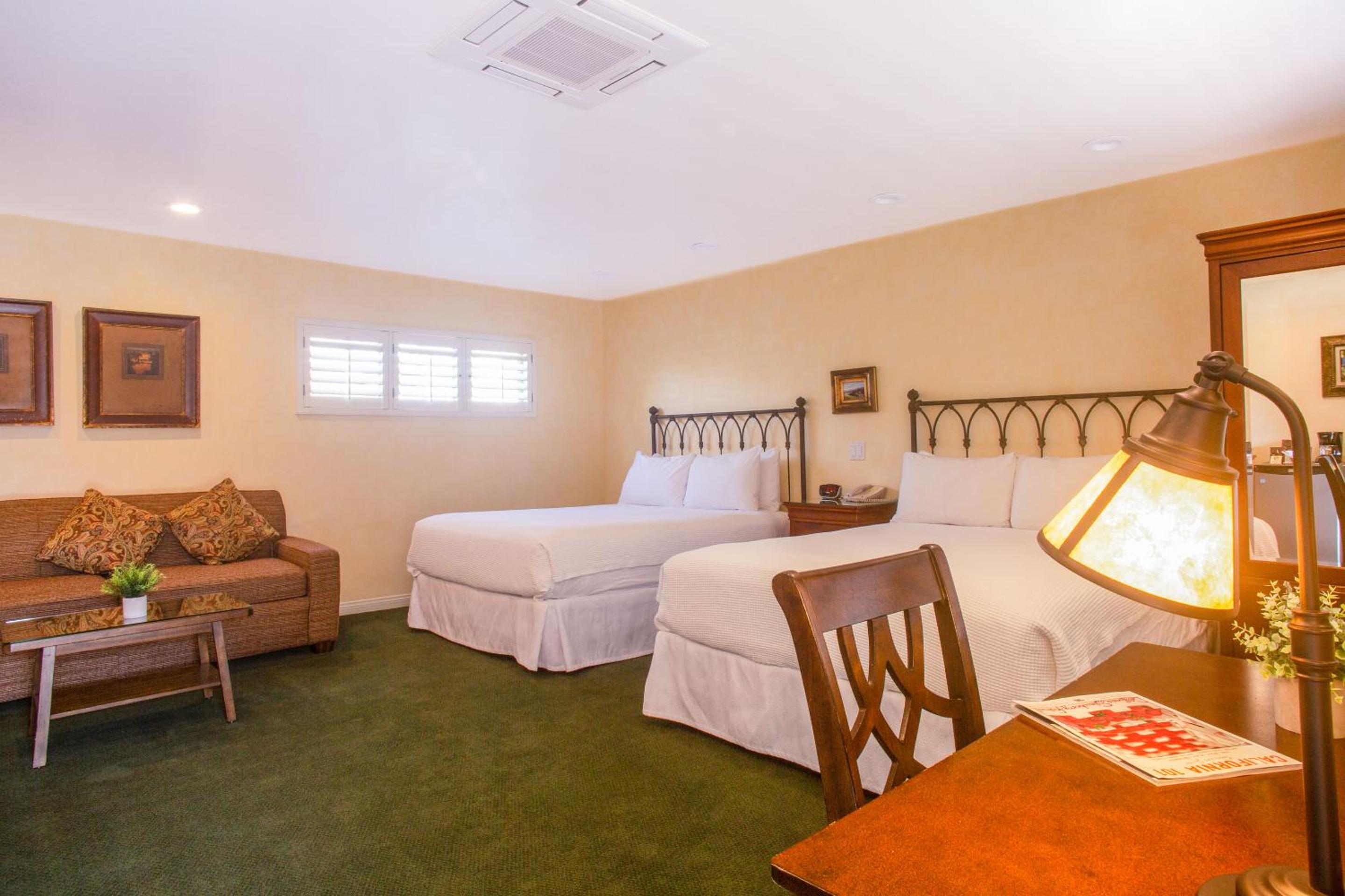 Deluxe Room with Two Queen Beds