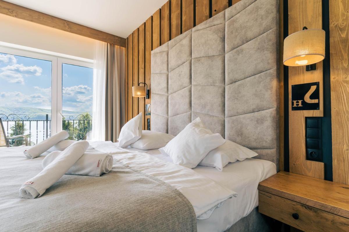 King Room with Lake View