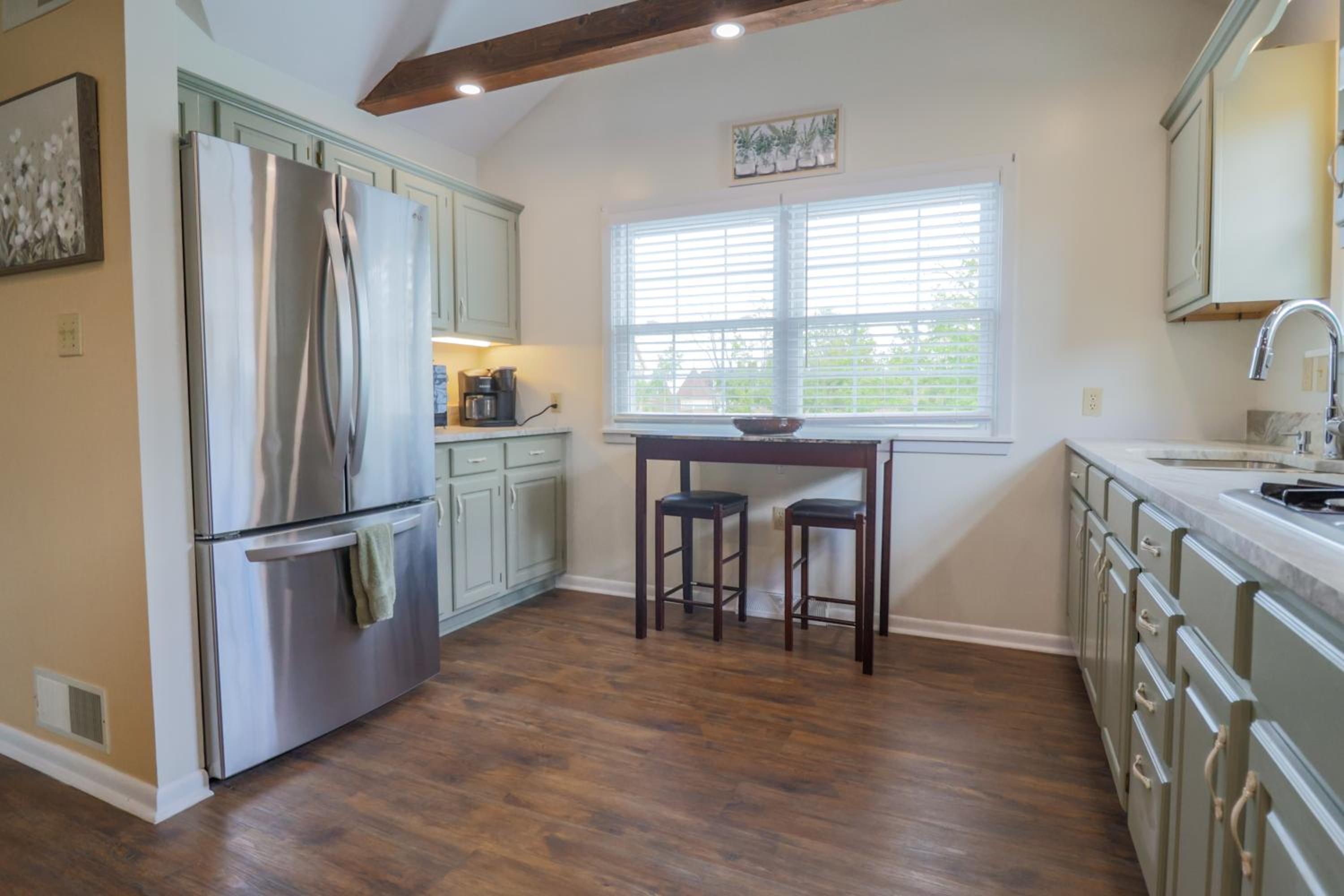 Family Room - Photo 11