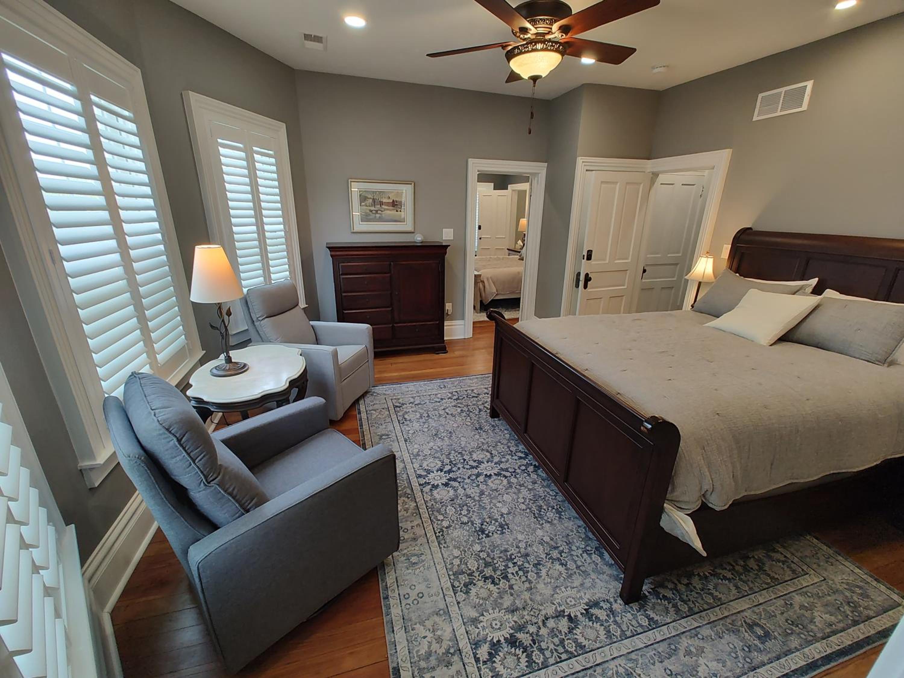Deluxe Queen Room - Photo 1