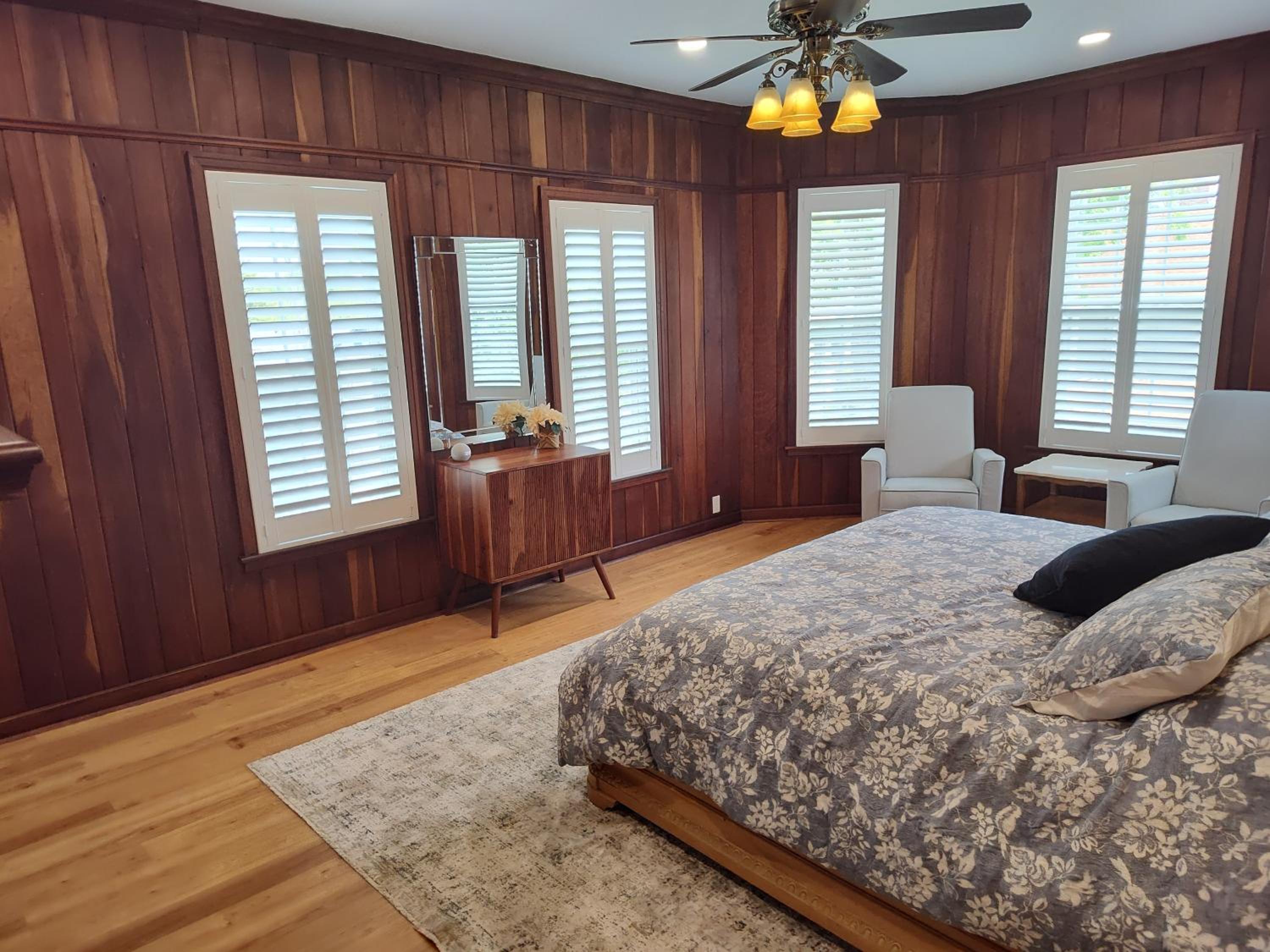 King Room with Balcony - Photo 17
