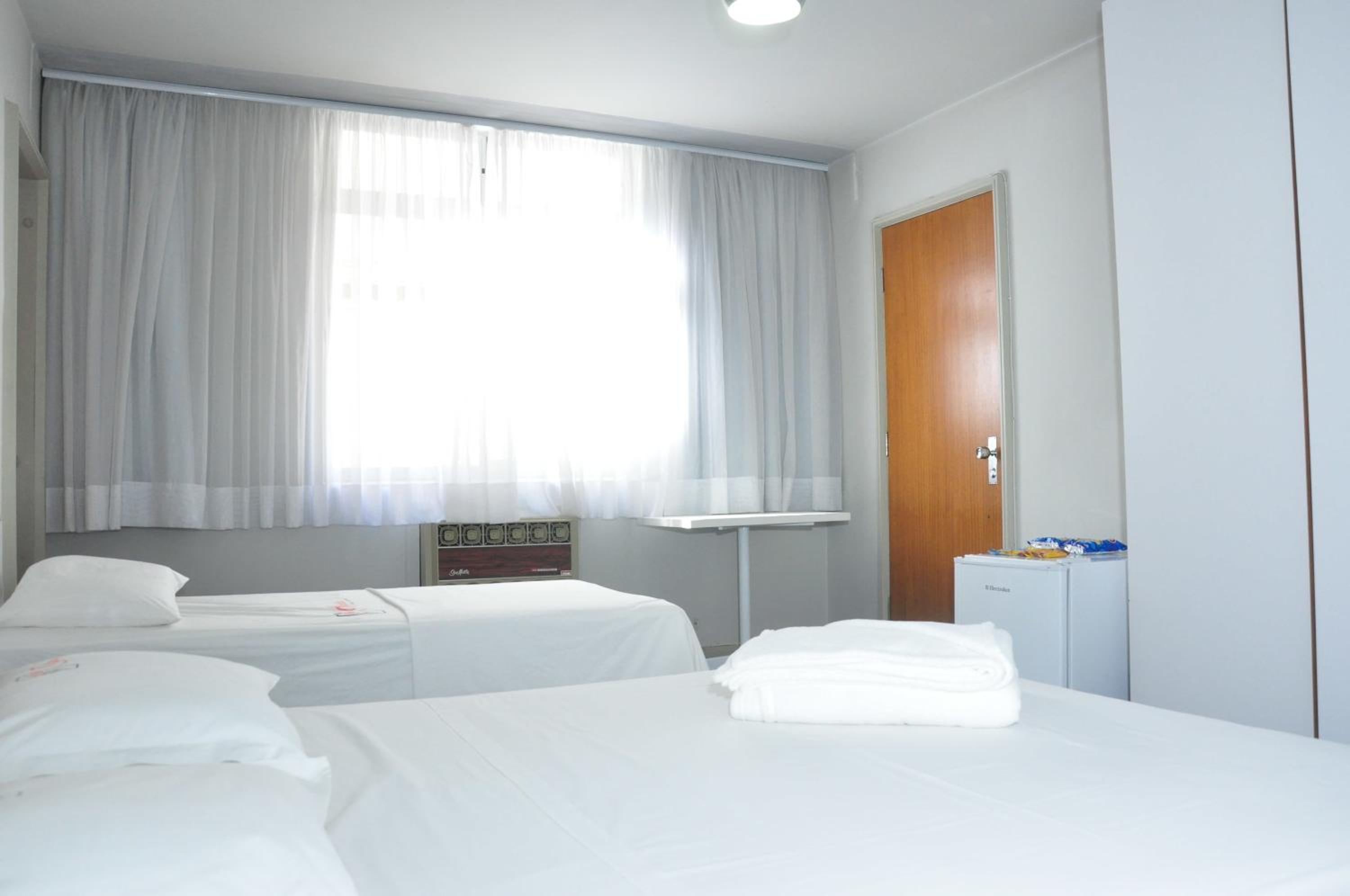 Standard Triple Room with One Double Bed and One Single Bed - Photo 2