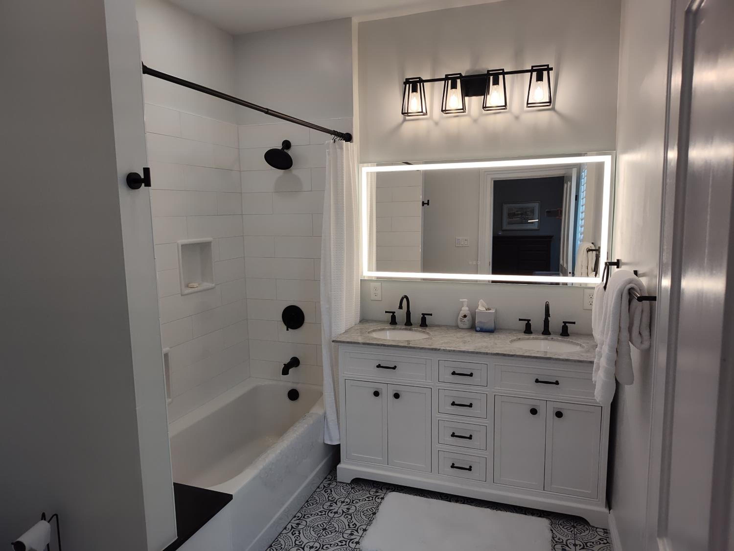 Deluxe Queen Room - Photo 7