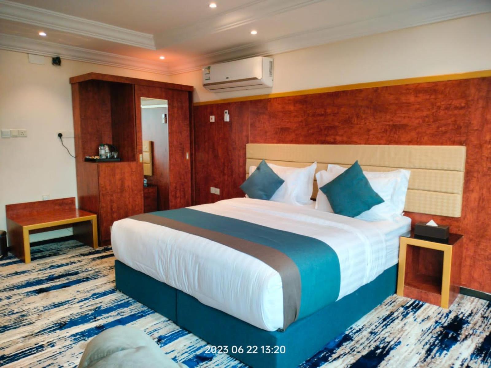 One-Bedroom Suite