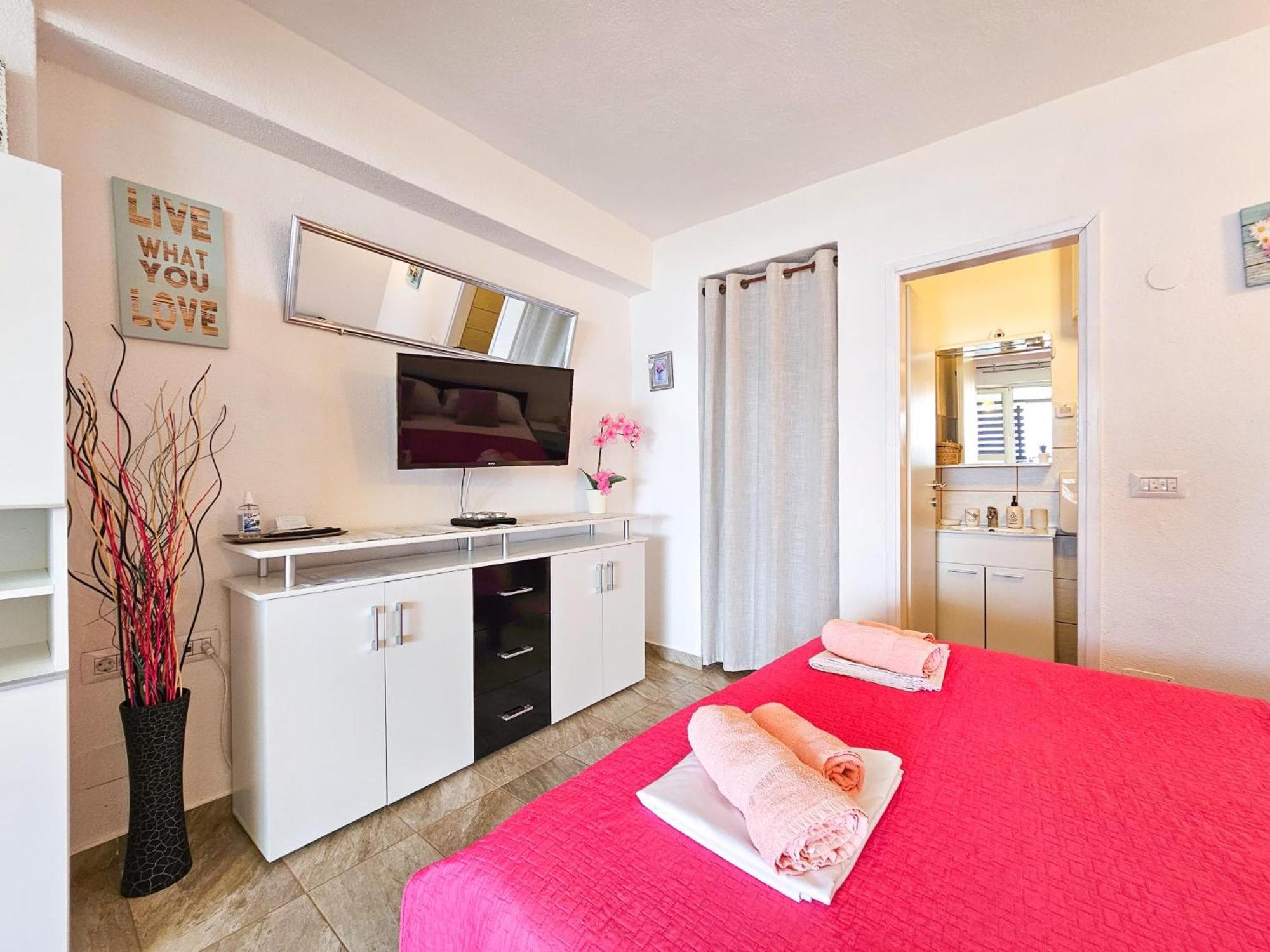 Studio Apartment with Sea View photo 3