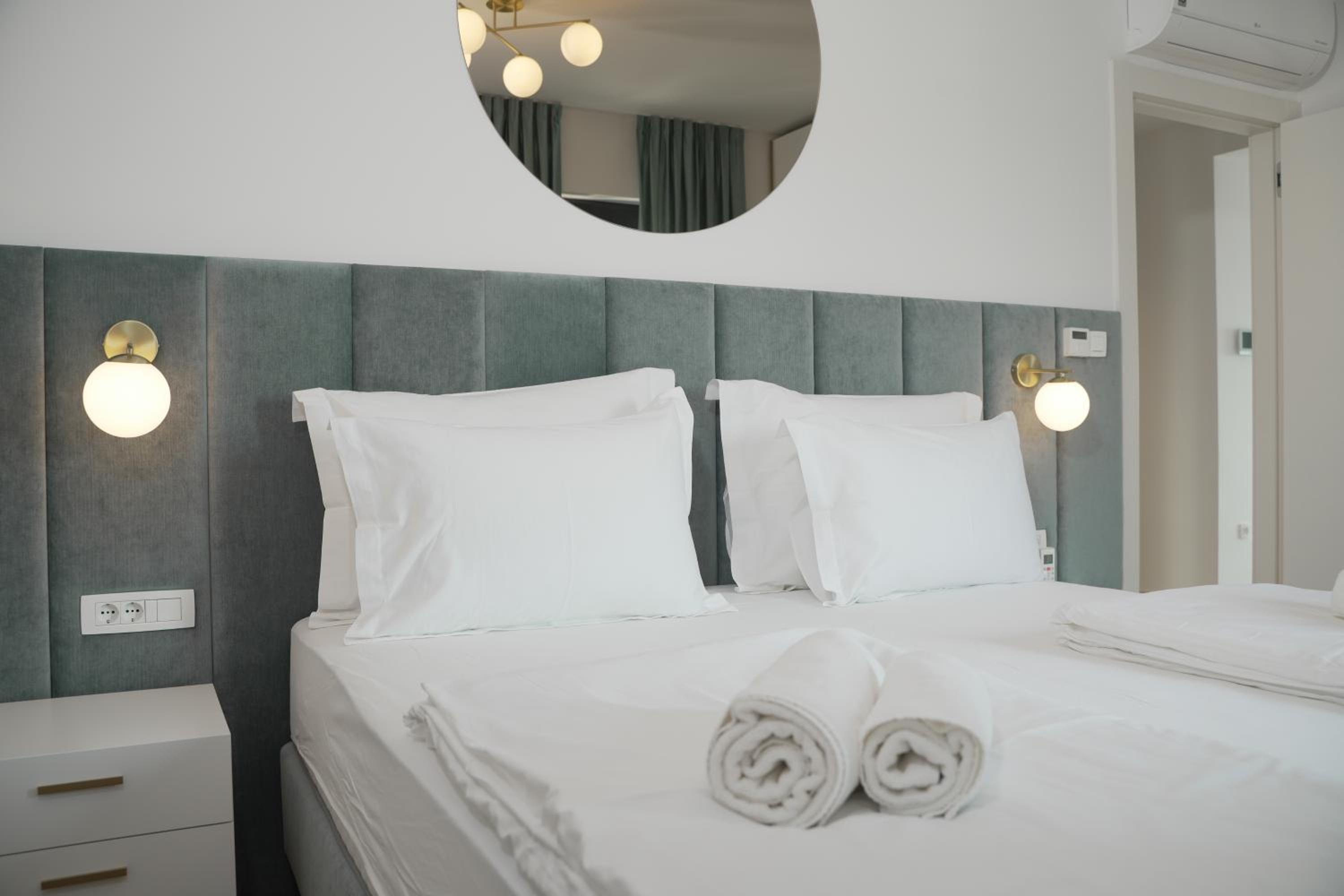 Superior Two-Bedroom Apartment with Sea View, Terrace and Hot Tub
